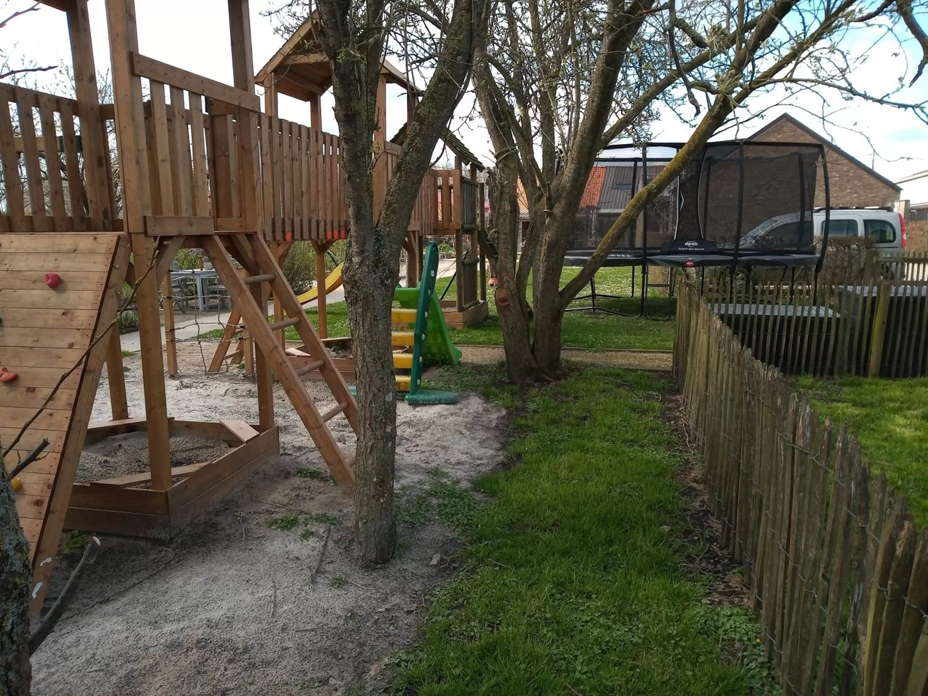 Children play ground in B&B Altijd Genieten