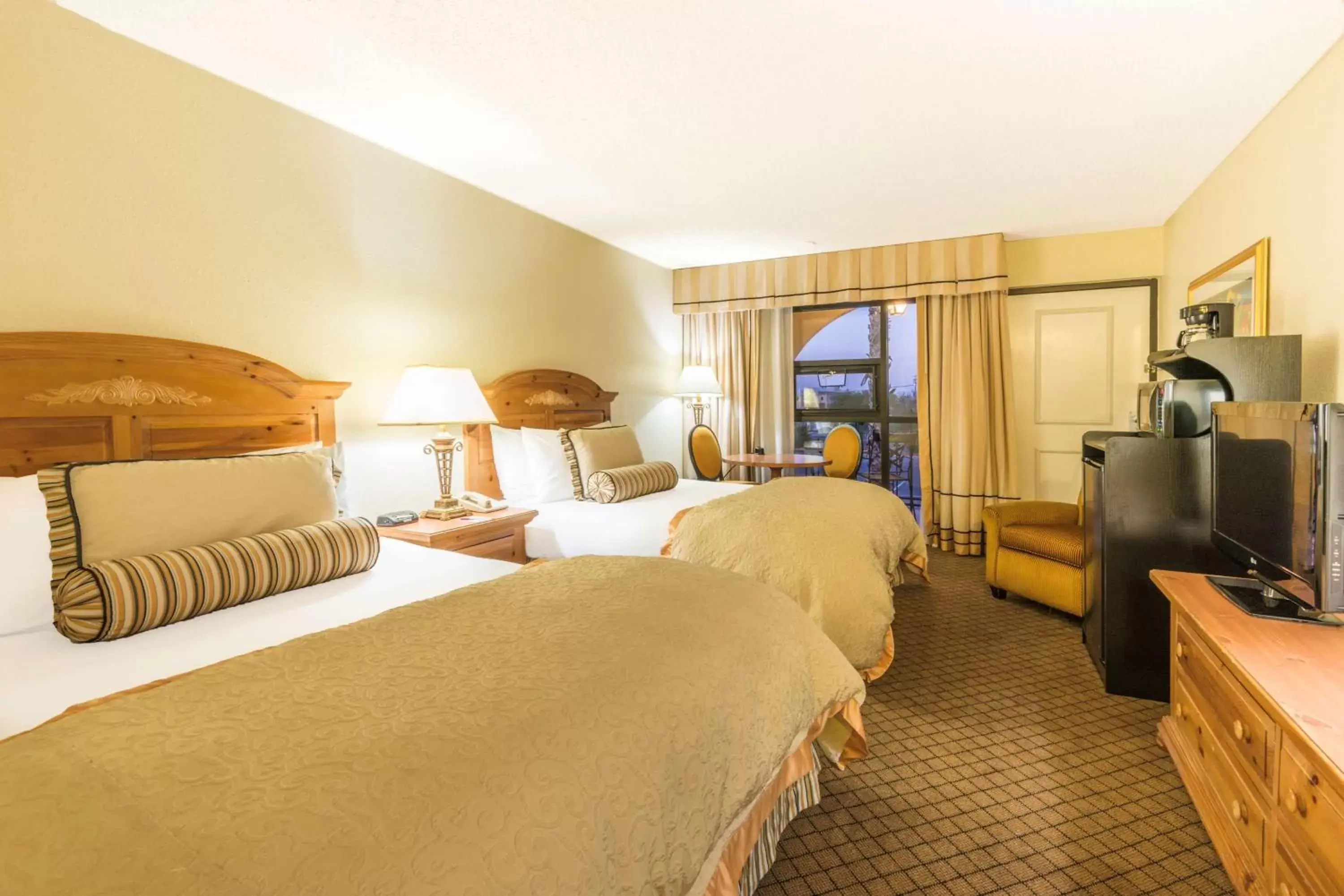 Photo of the whole room, Room Photo in Ramada by Wyndham Las Cruces Hotel & Conference Center