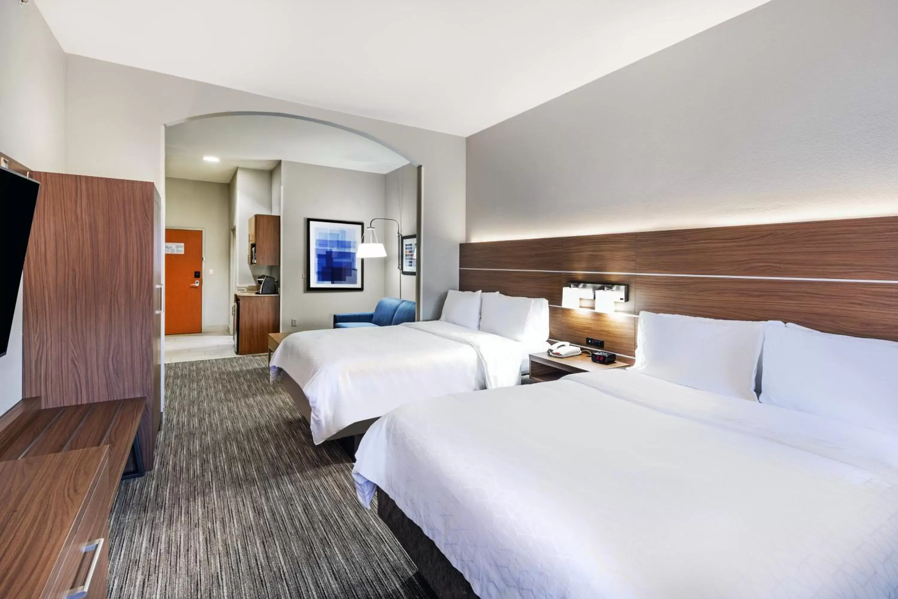 Photo of the whole room in Holiday Inn Express and Suites Pryor, an IHG Hotel