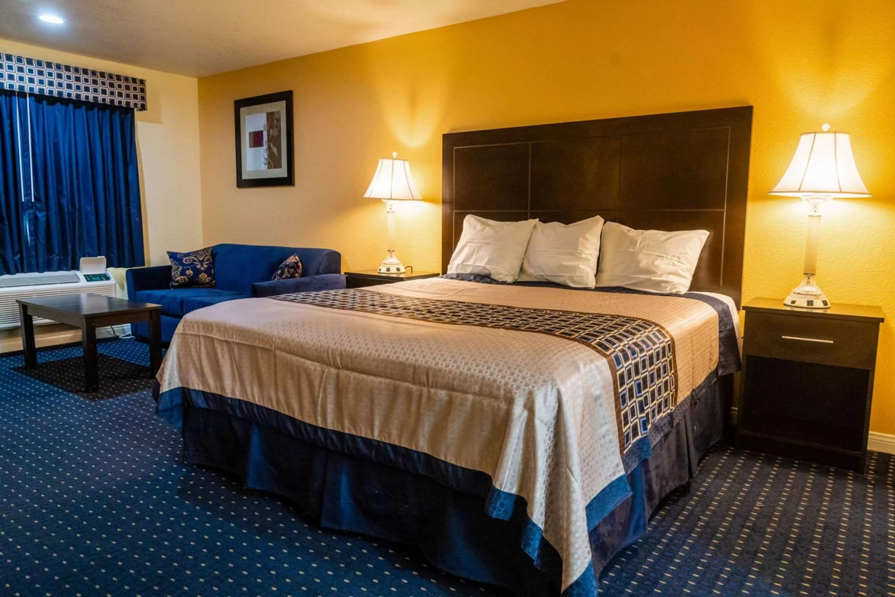 Standard Room, 1 King Bed, Non-Smoking in Rodeway Inn & Suites Colton-Riverside