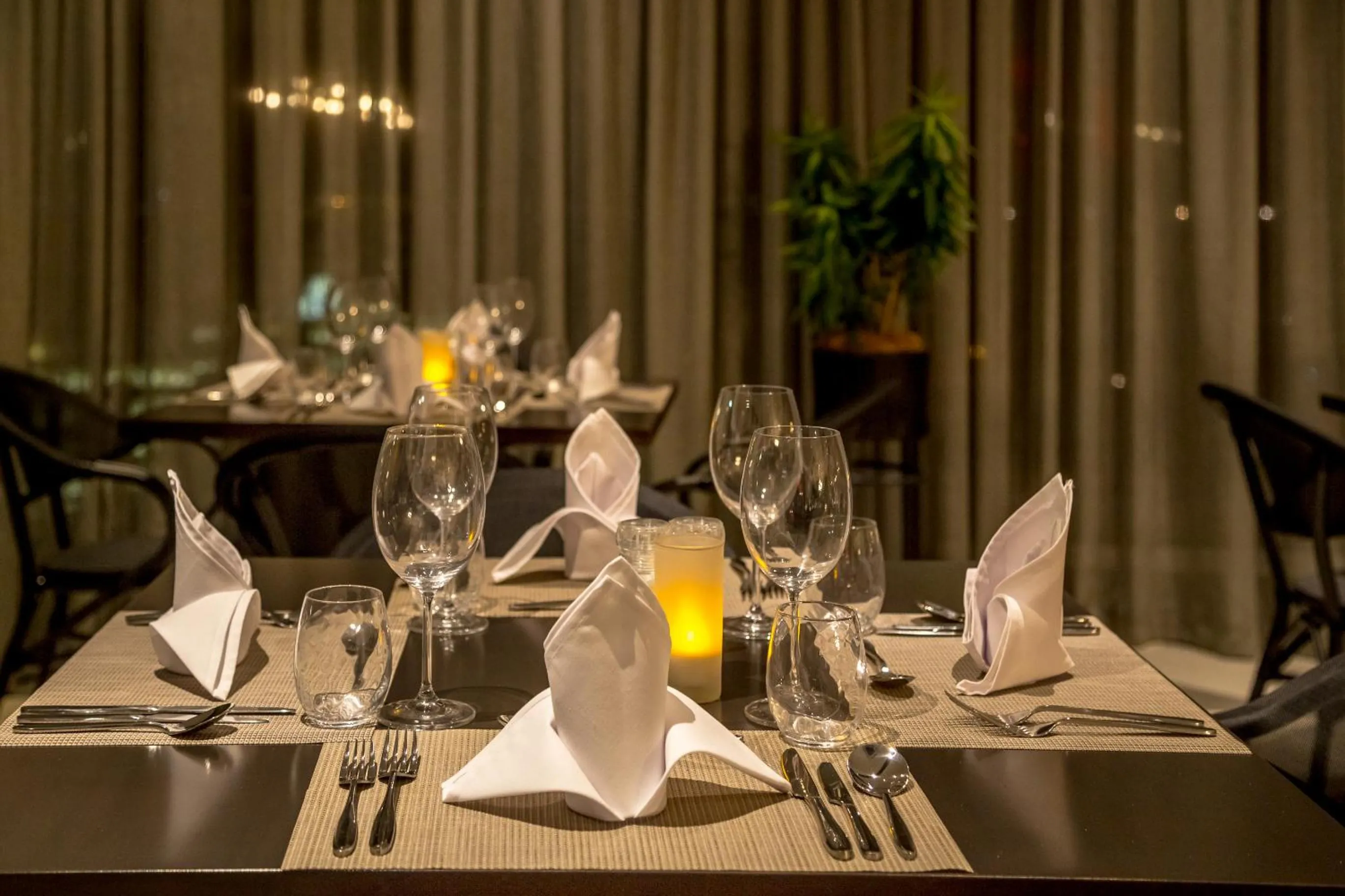 Restaurant/places to eat in Hotel Cardoso