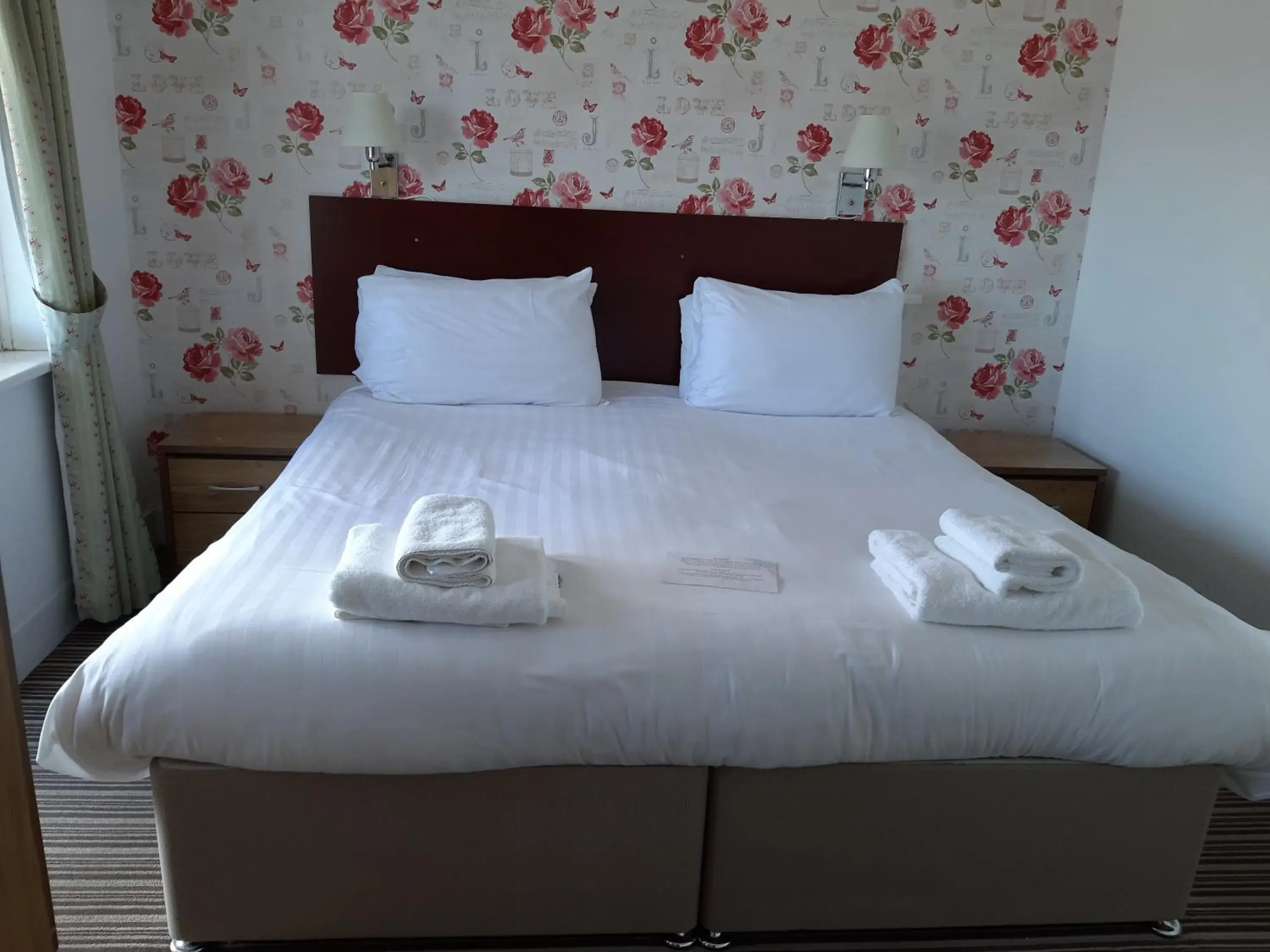 Photo of the whole room, Bed in North Parade Seafront Accommodation