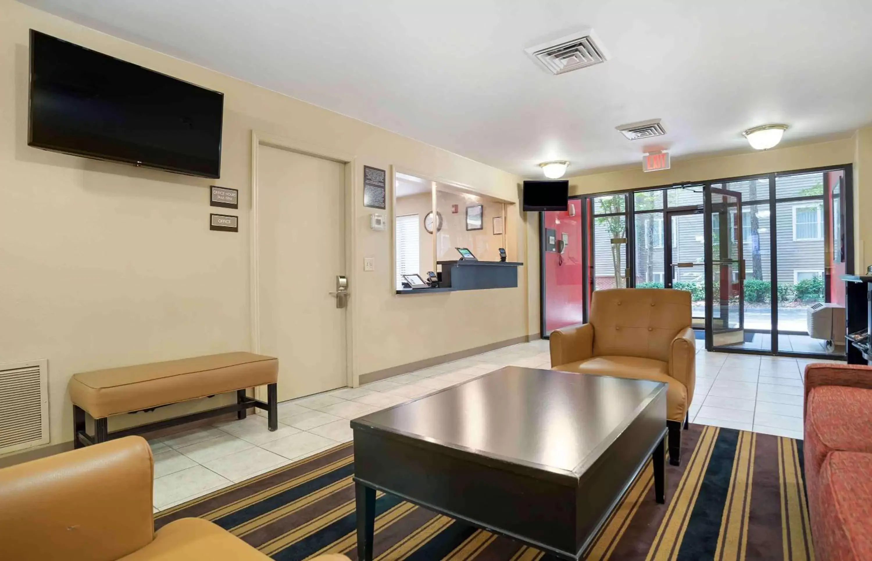 Lobby or reception, Lounge/Bar in Extended Stay America Suites - Tallahassee - Killearn