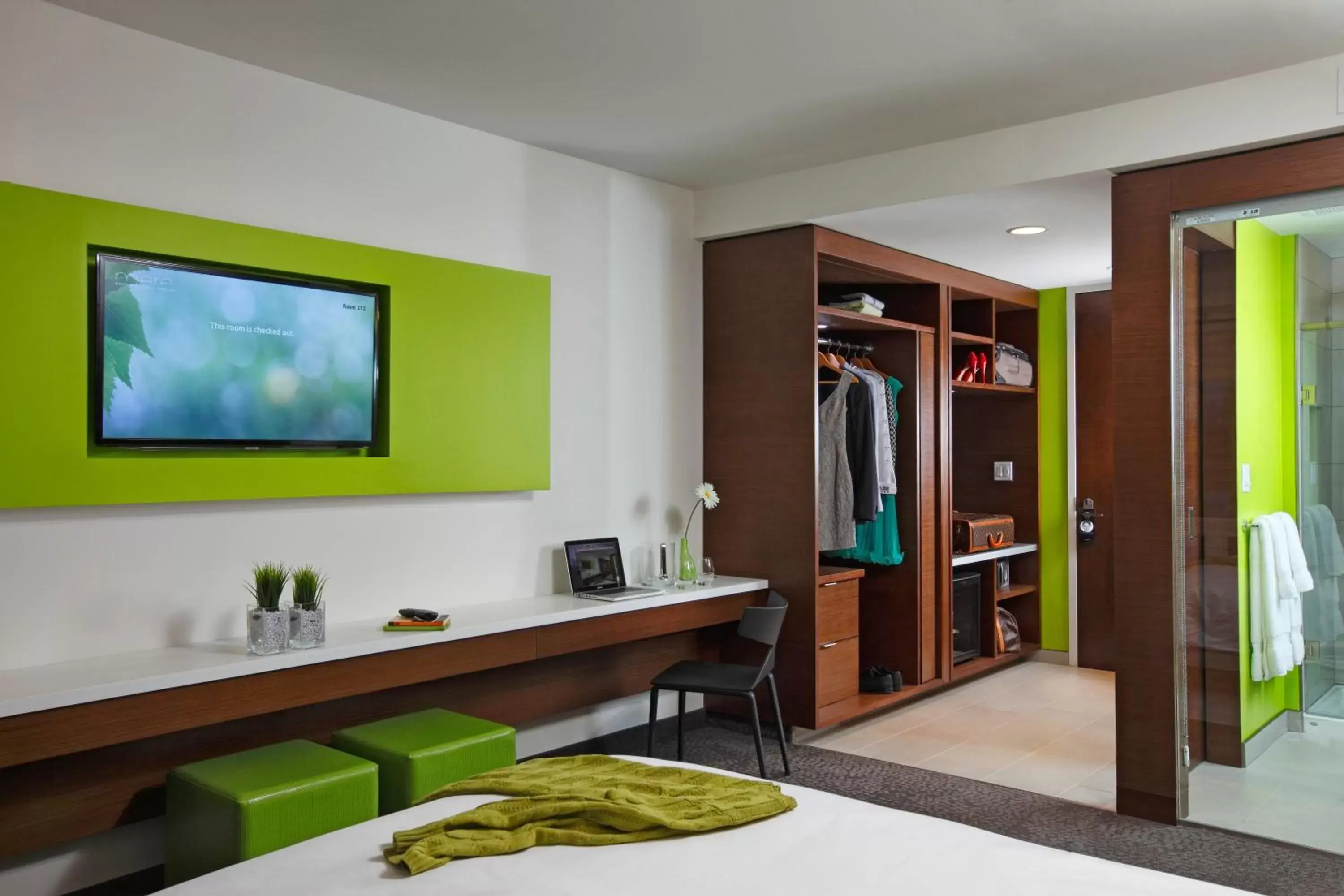 Bedroom, Bed in Mere Hotel Bedroom, Bed in Mere Hotel