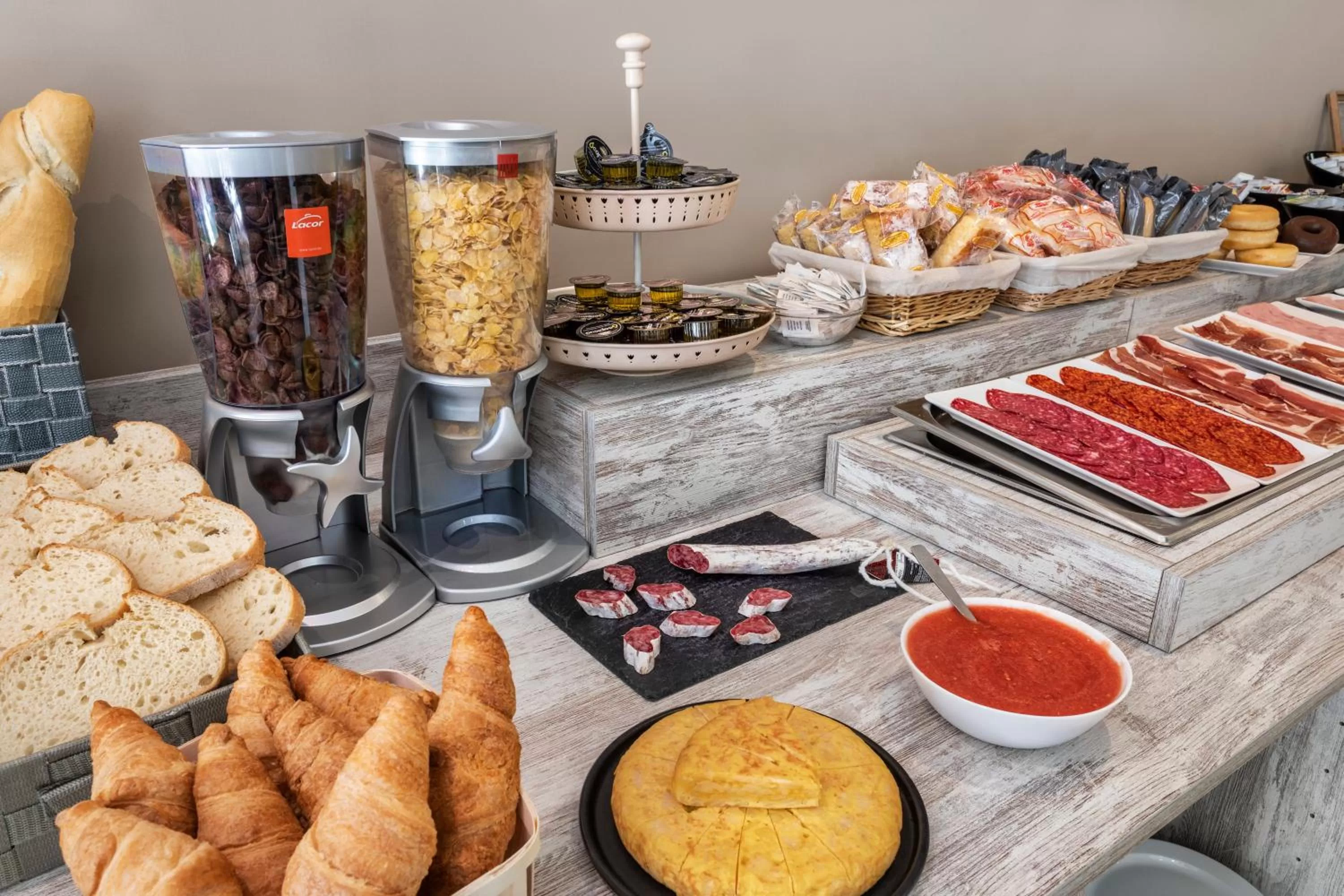 Buffet breakfast in Hotel Victoria Valdemoro