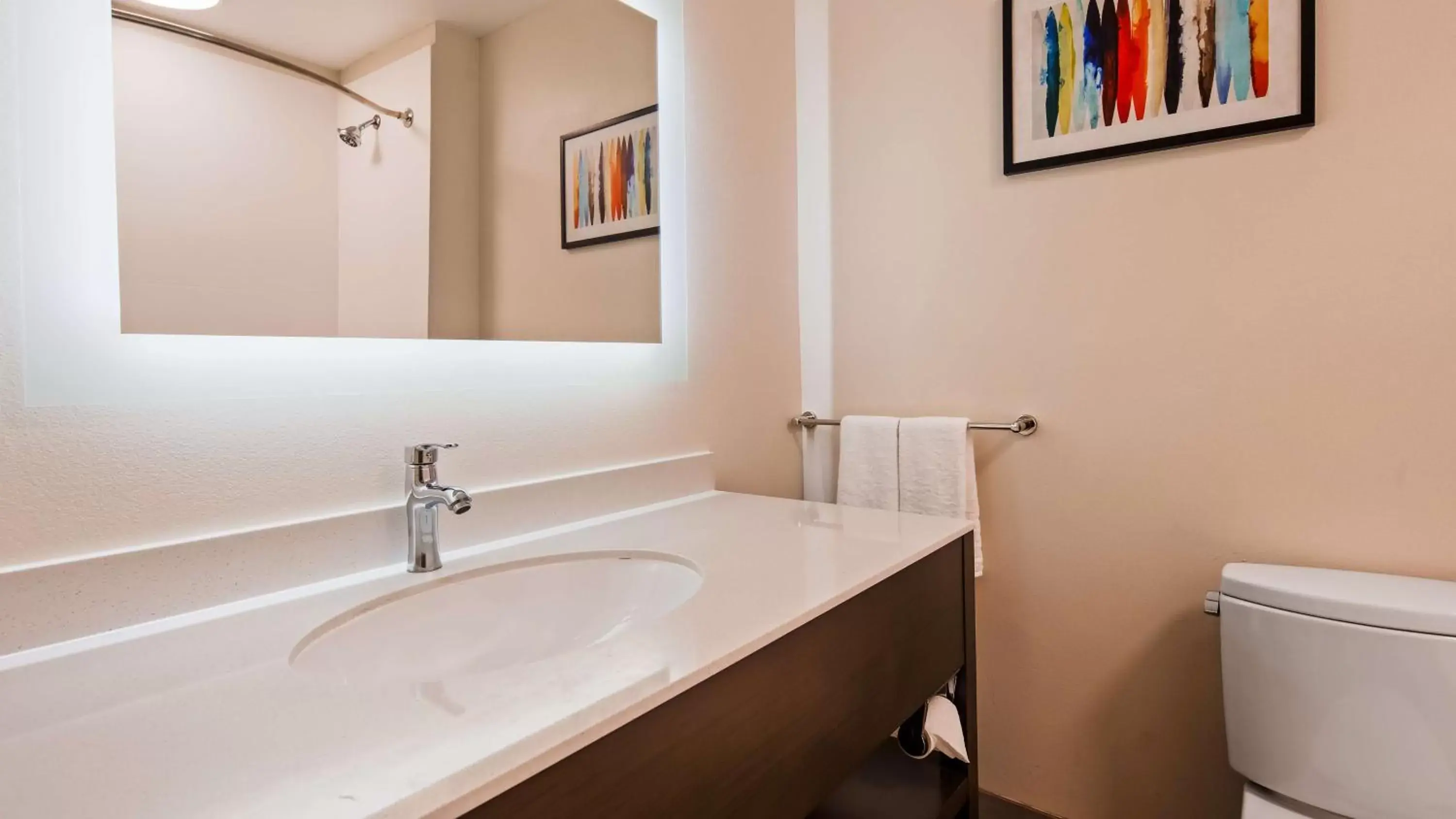 Bathroom in Best Western Plus New Barstow Inn & Suites Bathroom in Best Western Plus New Barstow Inn & Suites