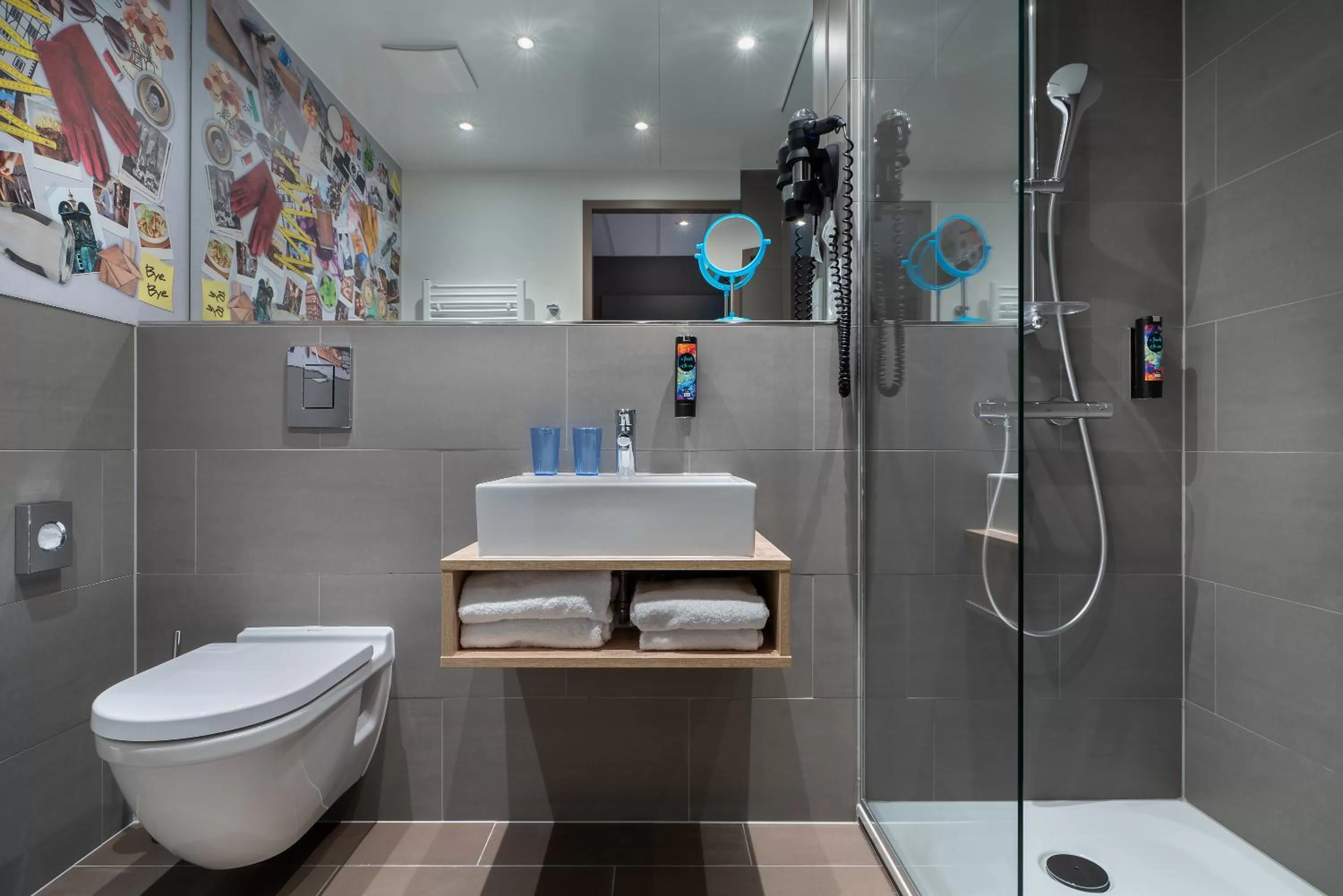 Toilet in Holiday Inn - the niu, Timber Esslingen by IHG