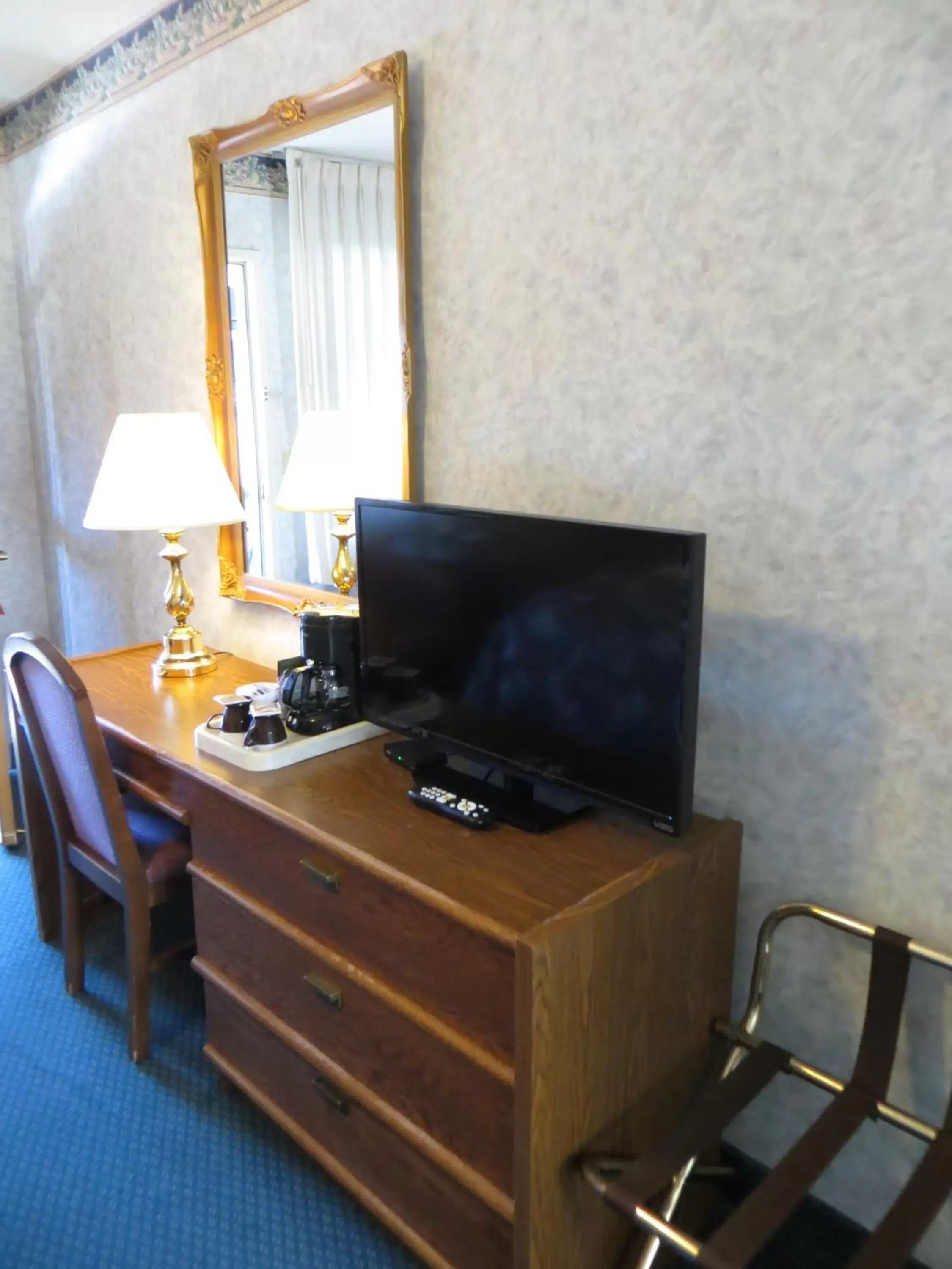 TV and multimedia, TV/Entertainment Center in Americas Best Value Inn Tahoe City