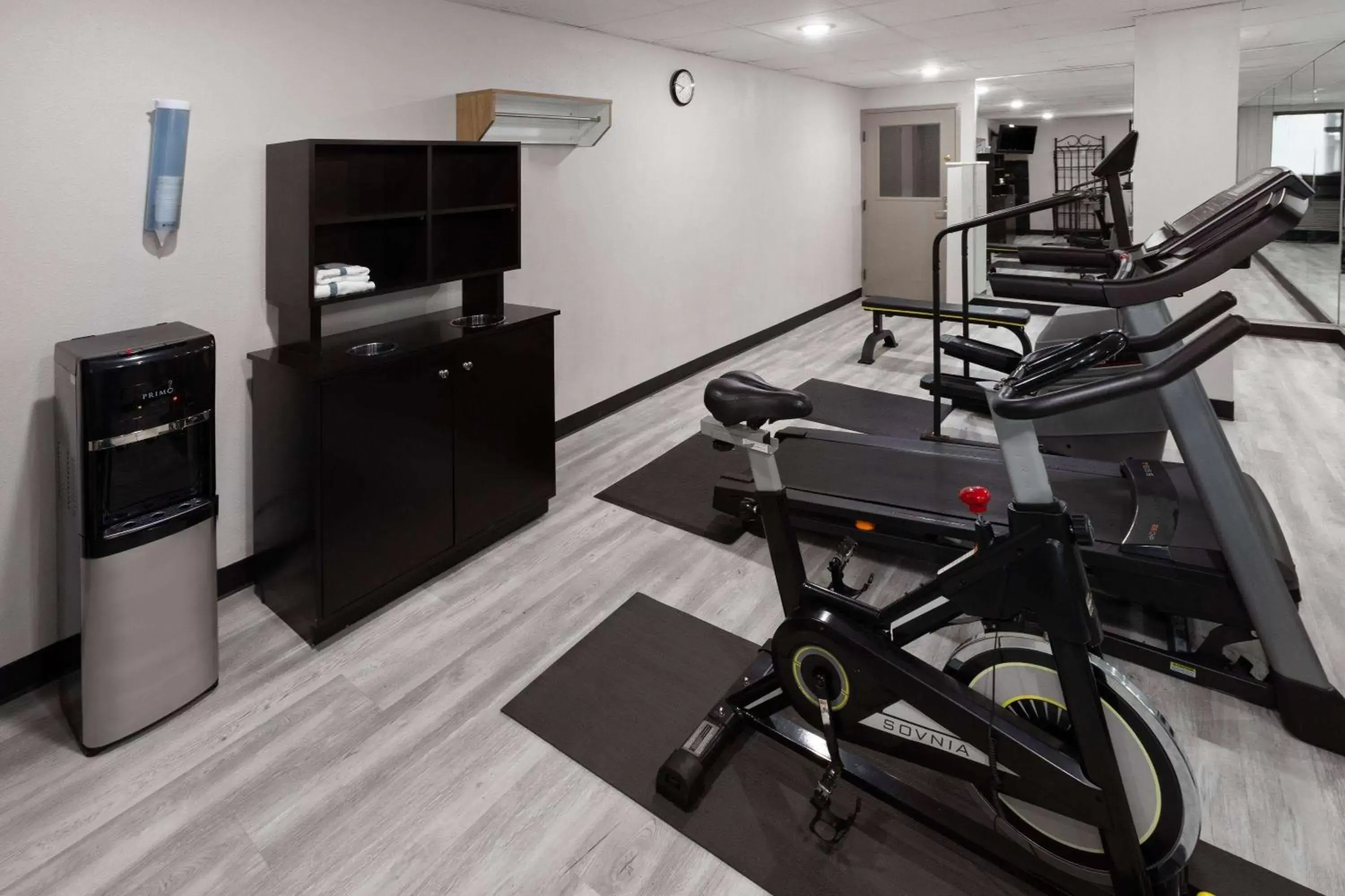 Fitness Center/Facilities in Days Inn & Suites by Wyndham Northwest Indianapolis