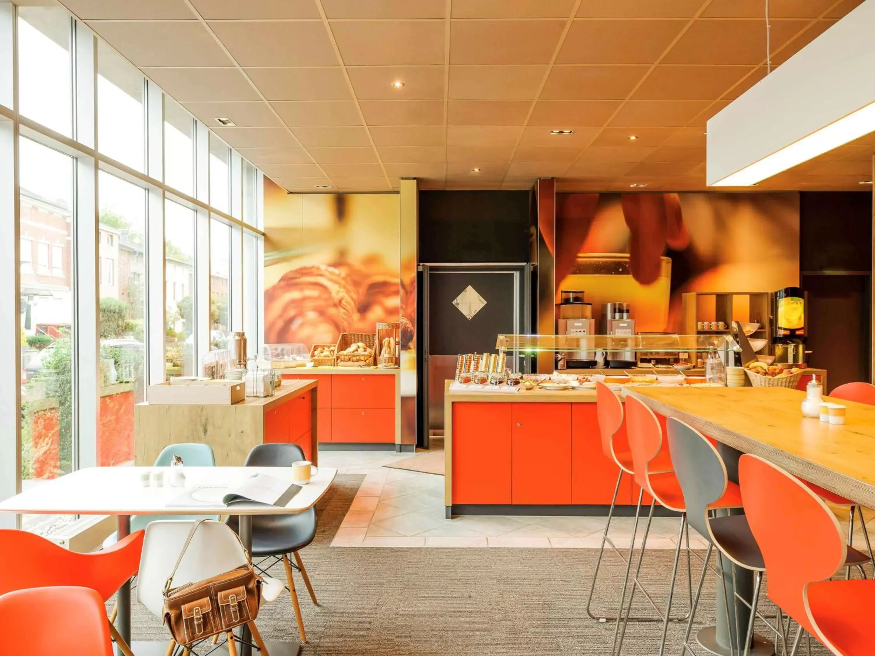 Restaurant/Places to Eat in ibis Luebeck City