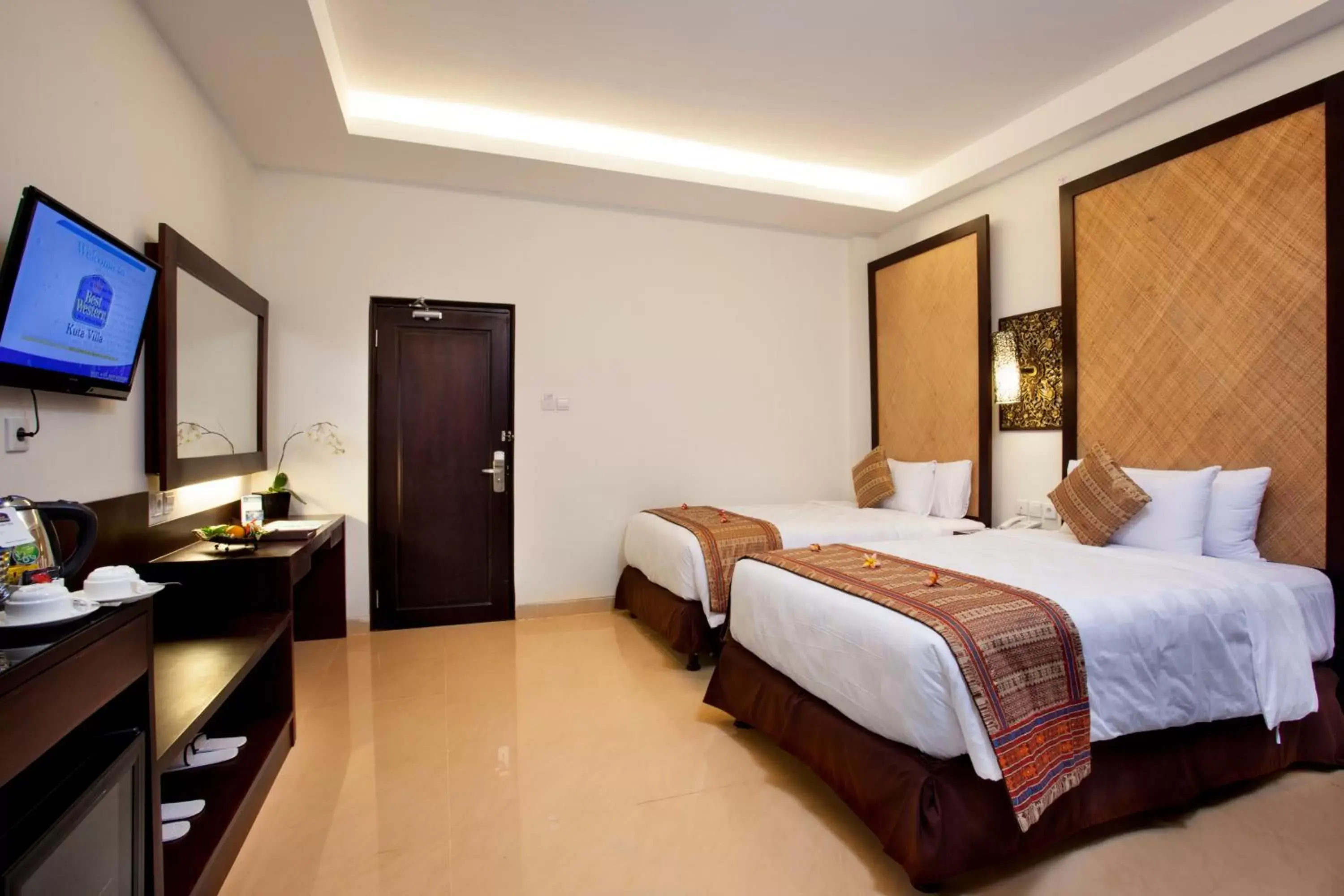 Bed in Best Western Kuta Villa