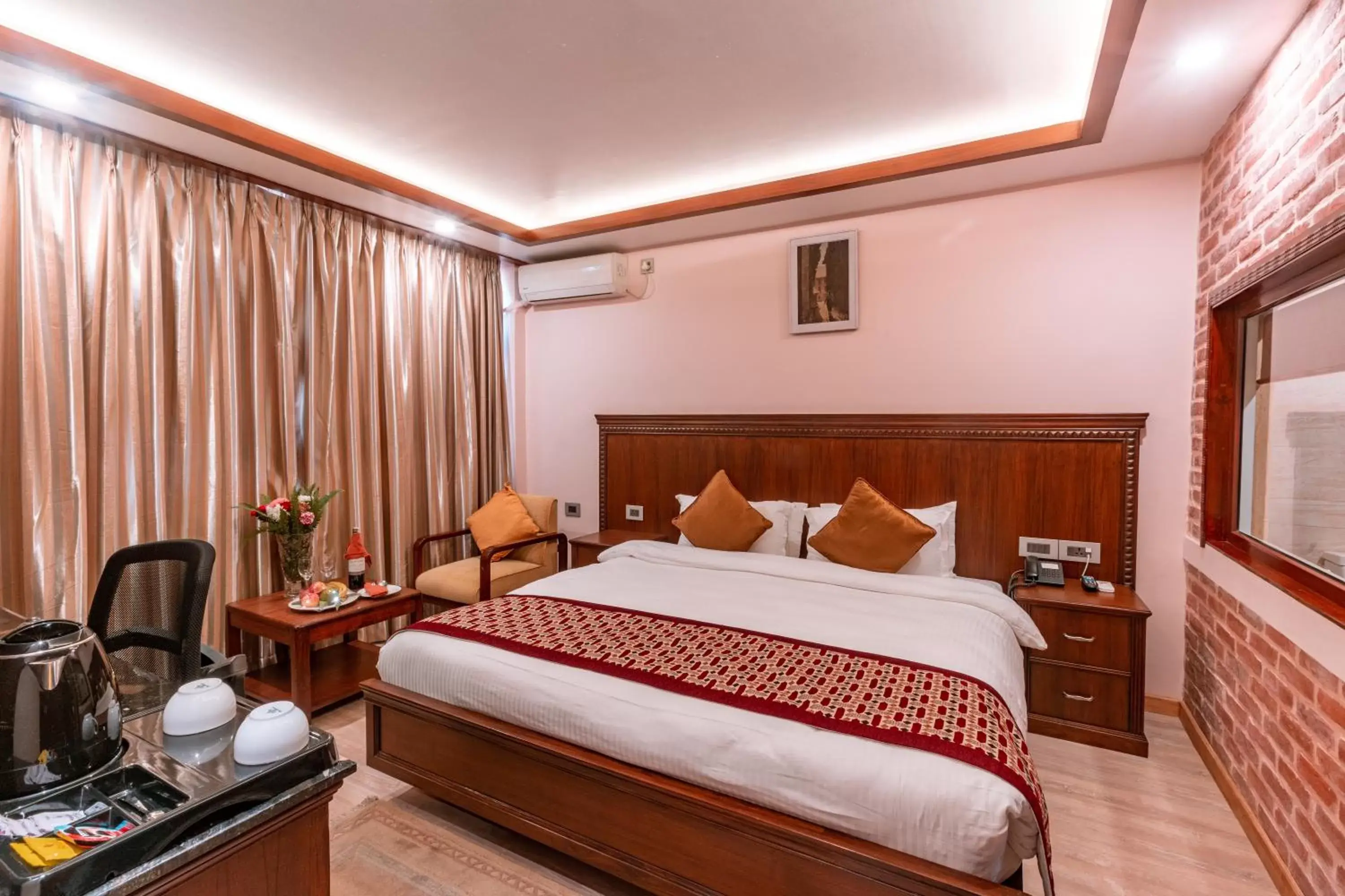 Bedroom, Bed in Hotel Manang - Thamel, Kathmandu Bedroom, Bed in Hotel Manang - Thamel, Kathmandu