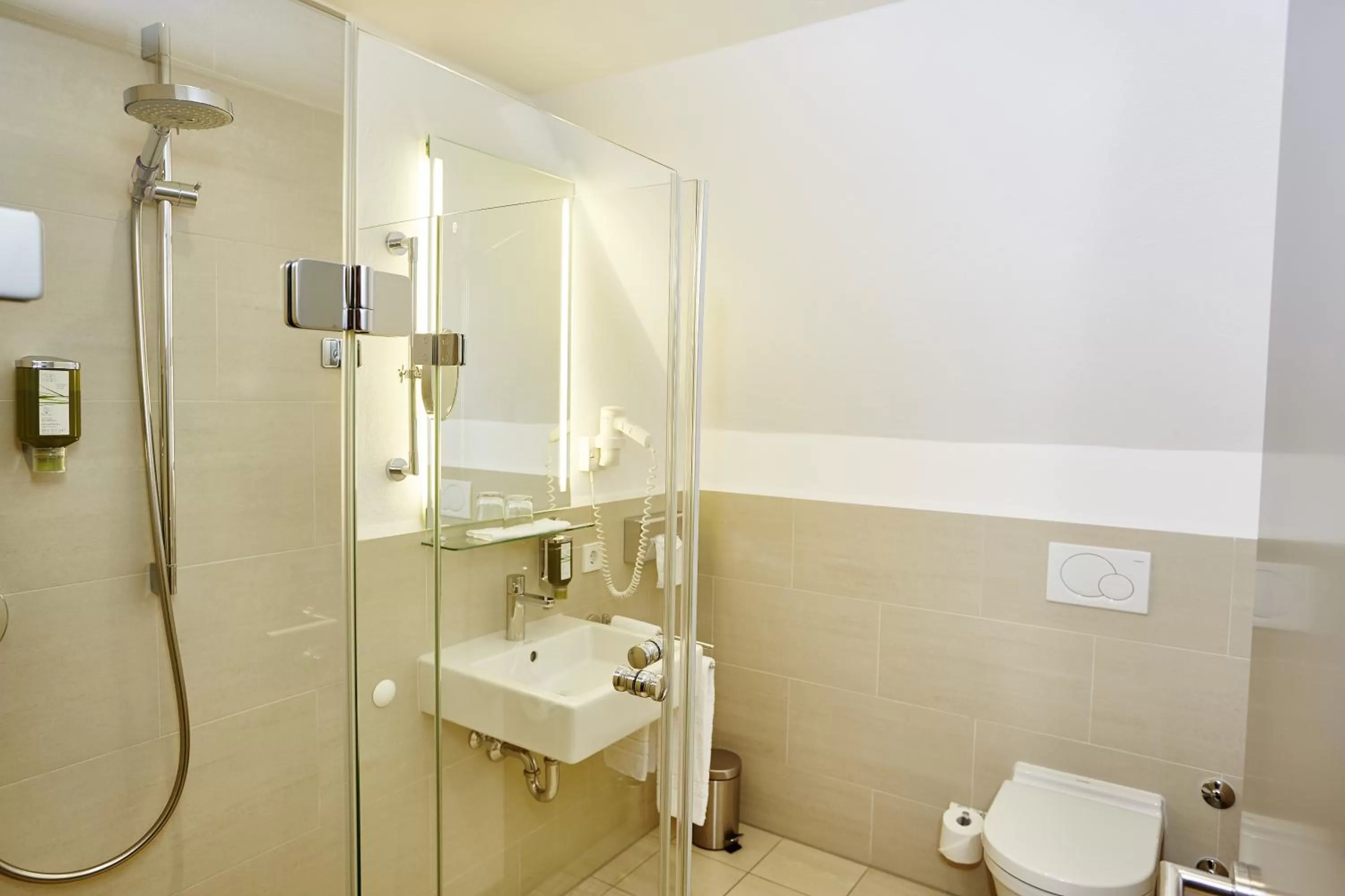 Bathroom in Hotel Falken