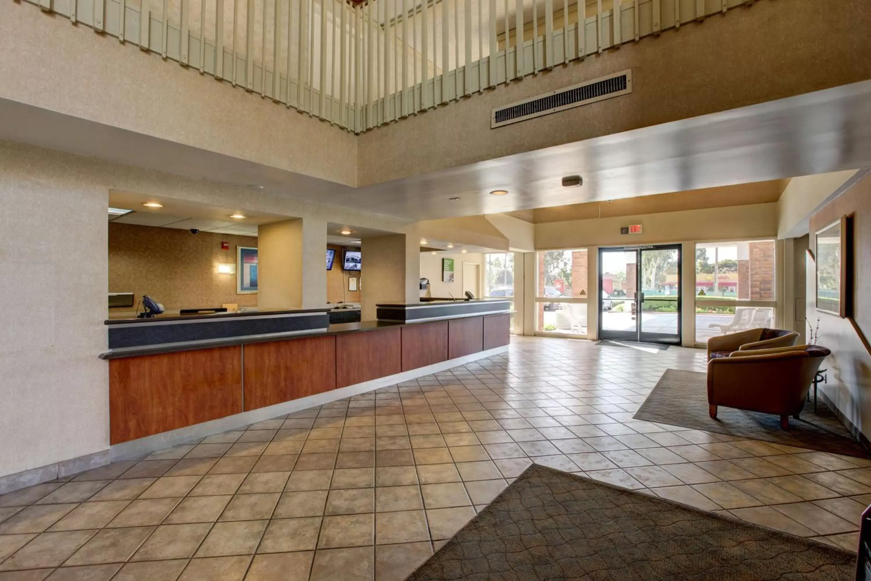 Lobby or reception, Lobby/Reception in Motel 6-Santa Ana, CA - Irvine - Orange County Airport