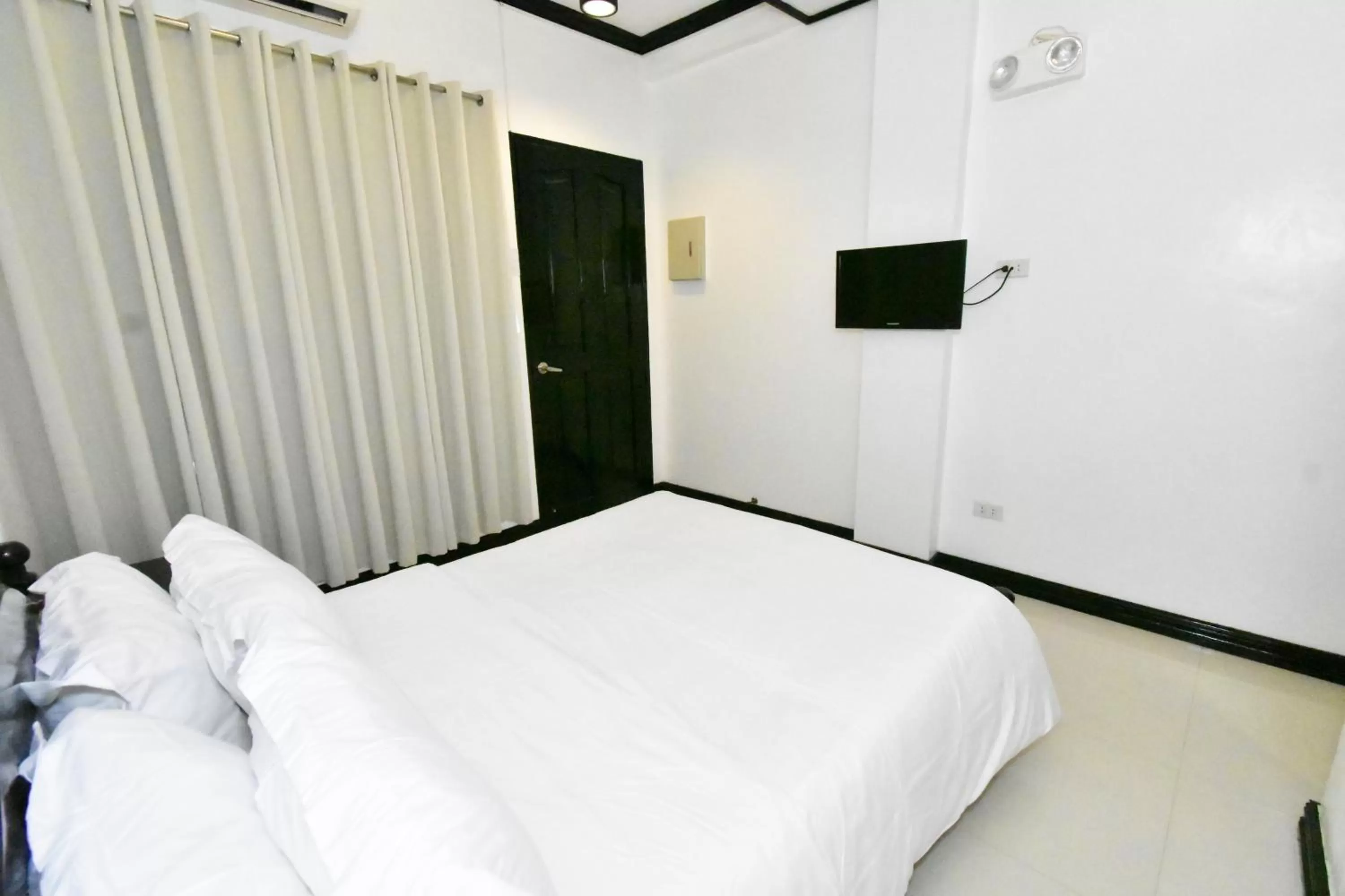 Double Room in Swiftlets Inn