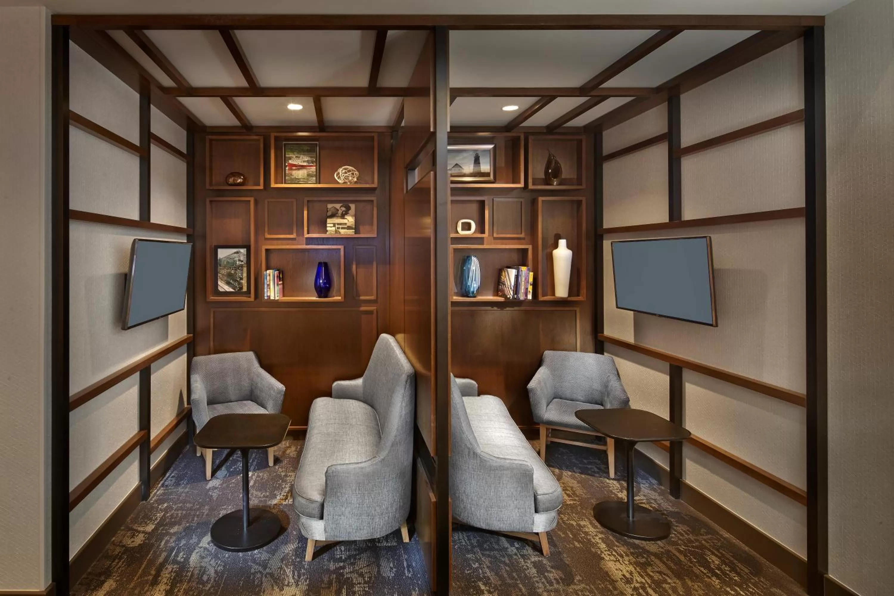 Lobby or reception in Hyatt Place Warwick/Providence Airport