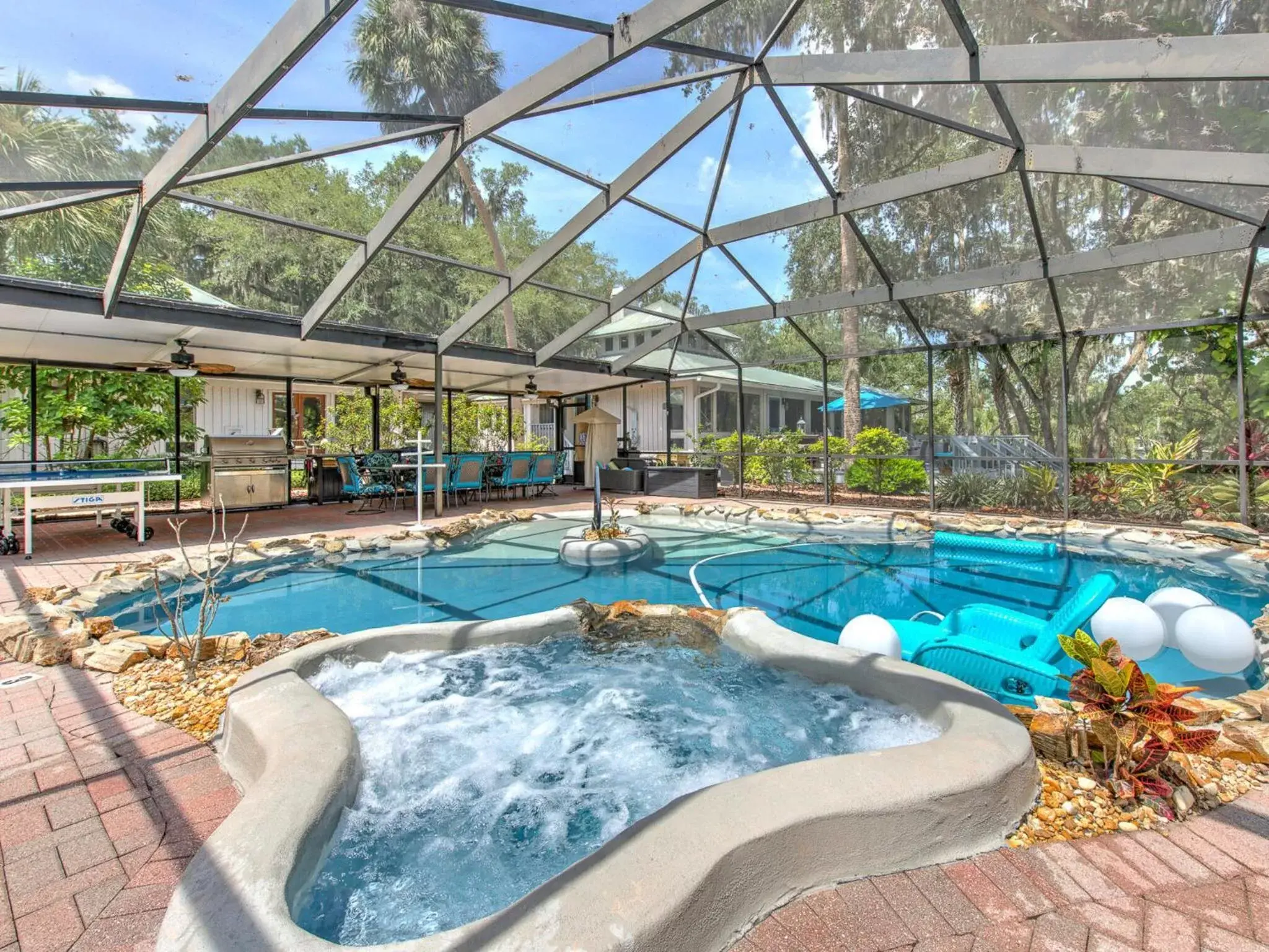 Patio, Swimming Pool in Riverbend Retreat - Fla.