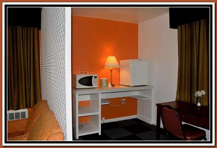 TV/Entertainment Center in The Cardinal Inn