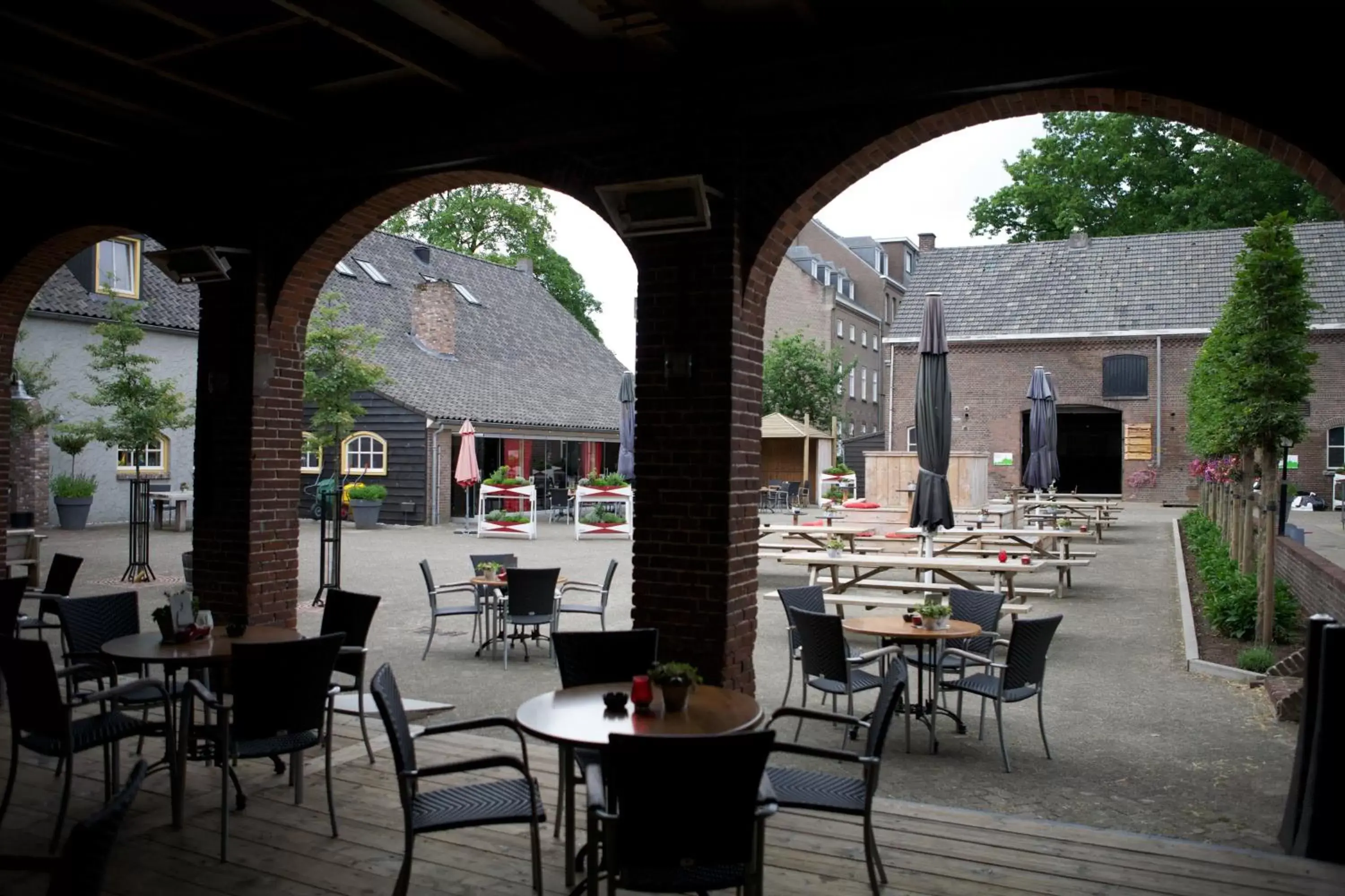 Balcony/Terrace, Restaurant/Places to Eat in Herberg de Brabantse Kluis