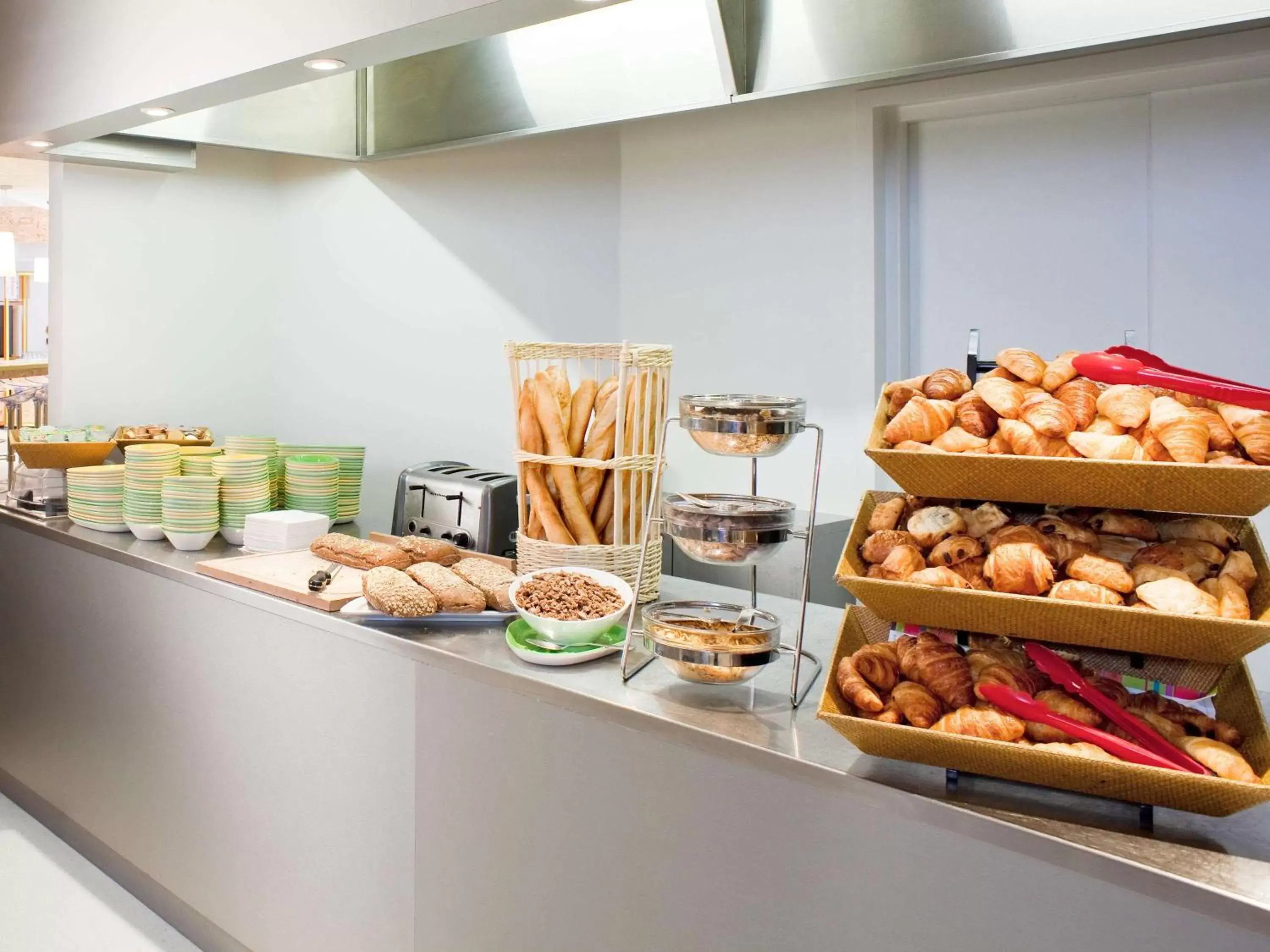 Restaurant/places to eat in ibis Styles Paris Bercy
