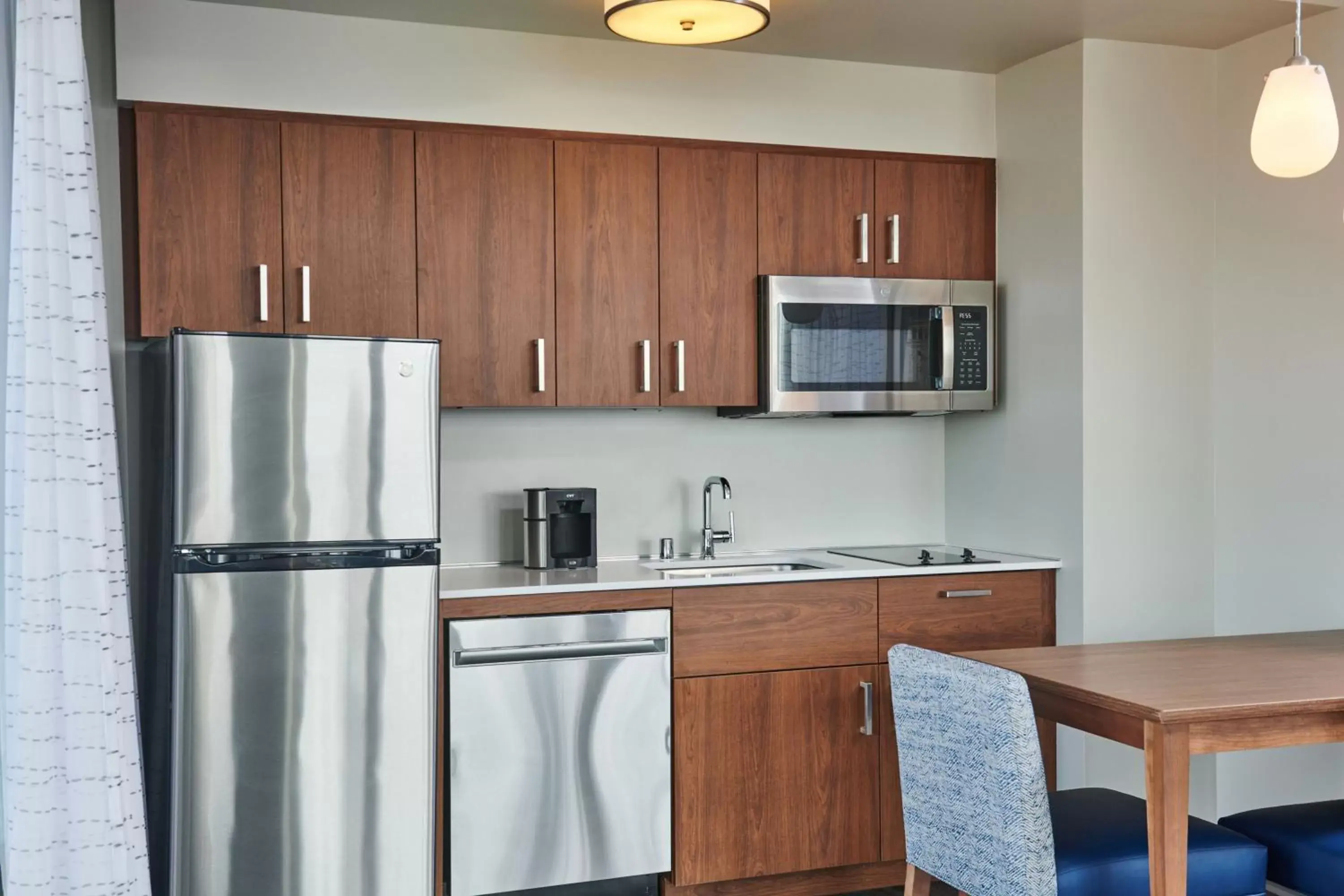 Bedroom, Kitchen/Kitchenette in Residence Inn By Marriott Berkeley