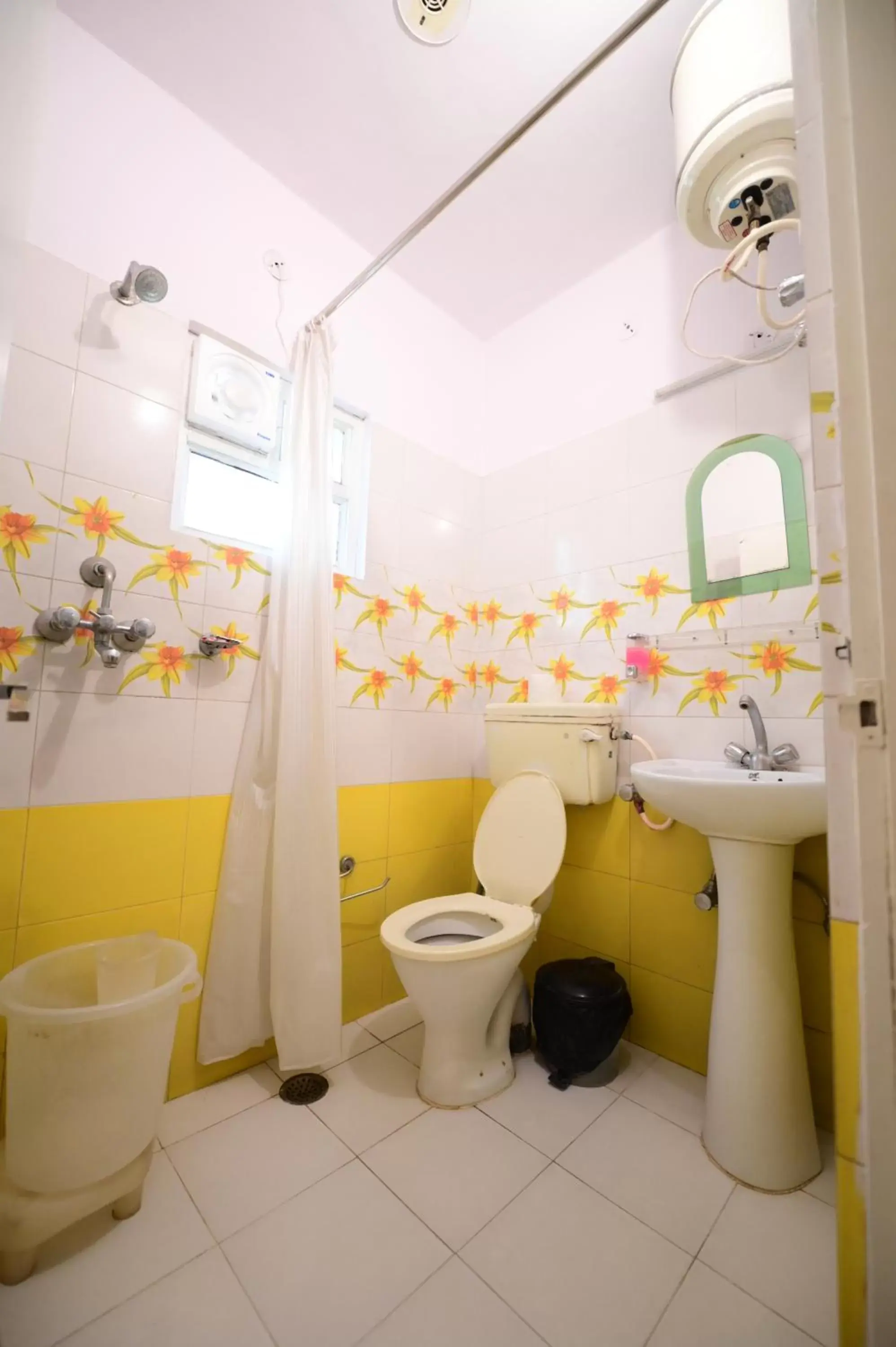 Bathroom in Chitra Katha - A Story Per Stay