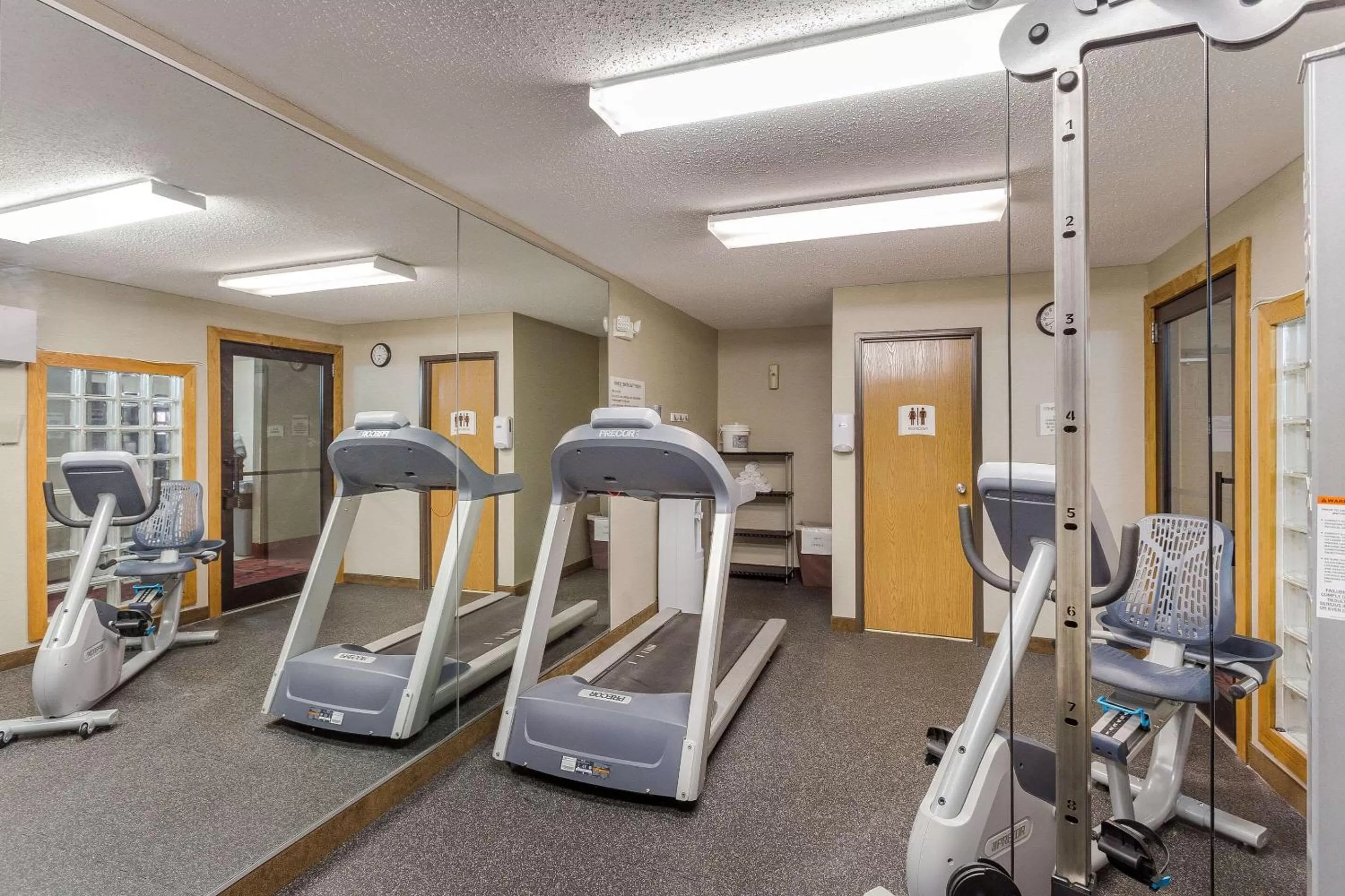 Fitness centre/facilities in Quality Inn