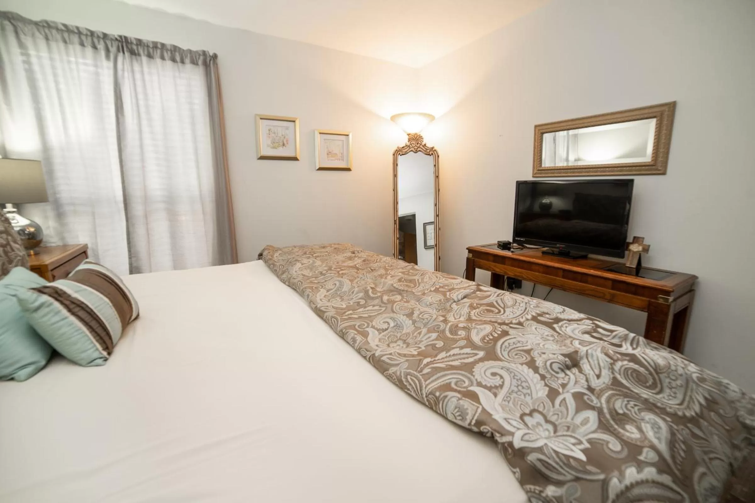 Bed in Pointe Royale Golf Resort