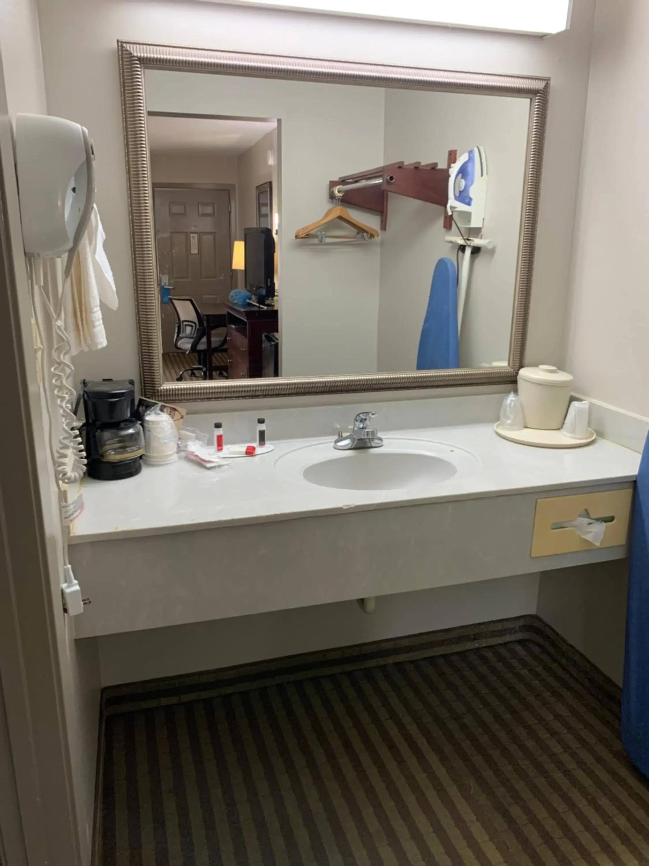 Coffee/tea facilities, Bathroom in Days Inn by Wyndham Ocean Springs