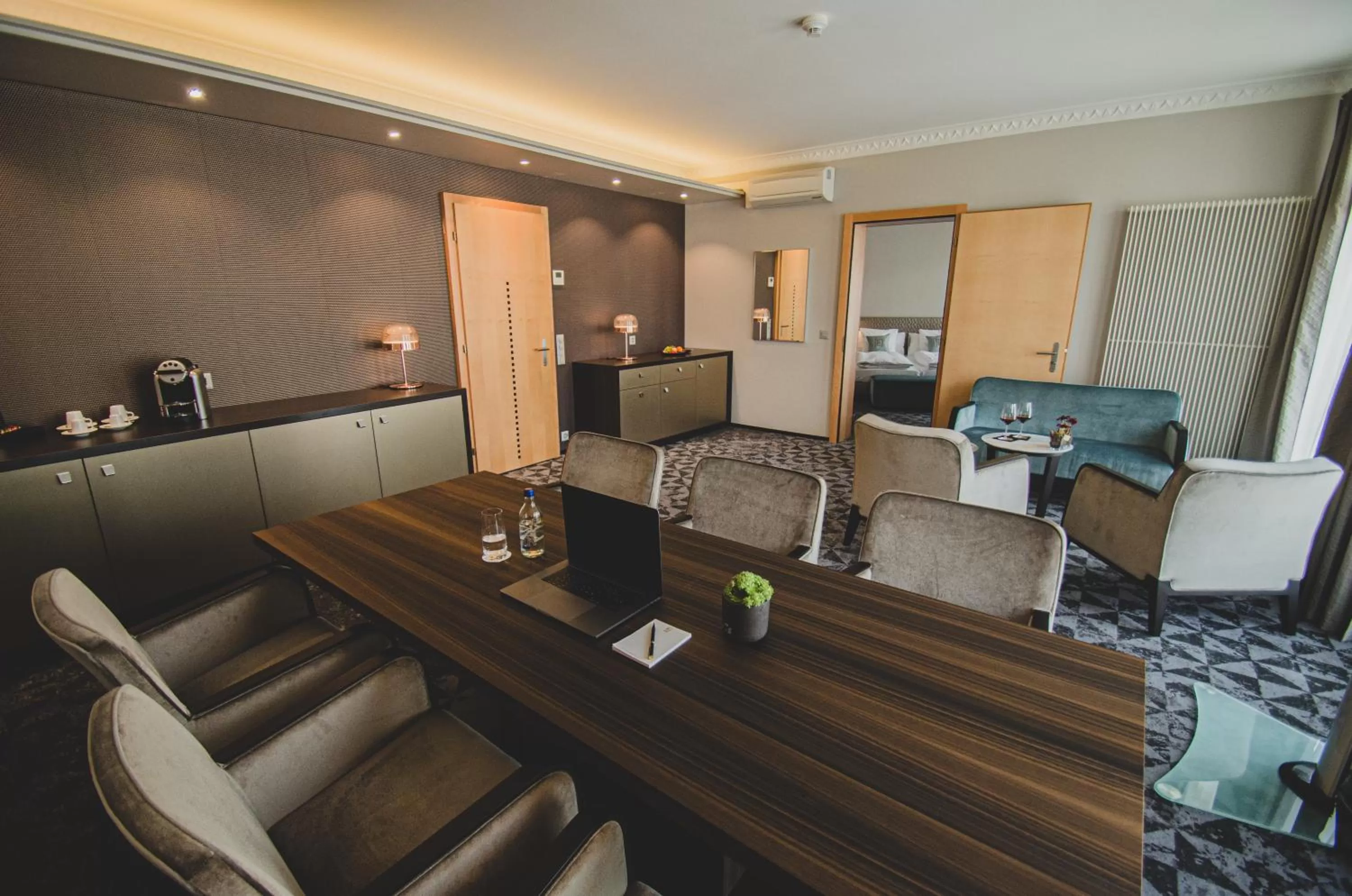 Living room in GLANDON Rooms Elite