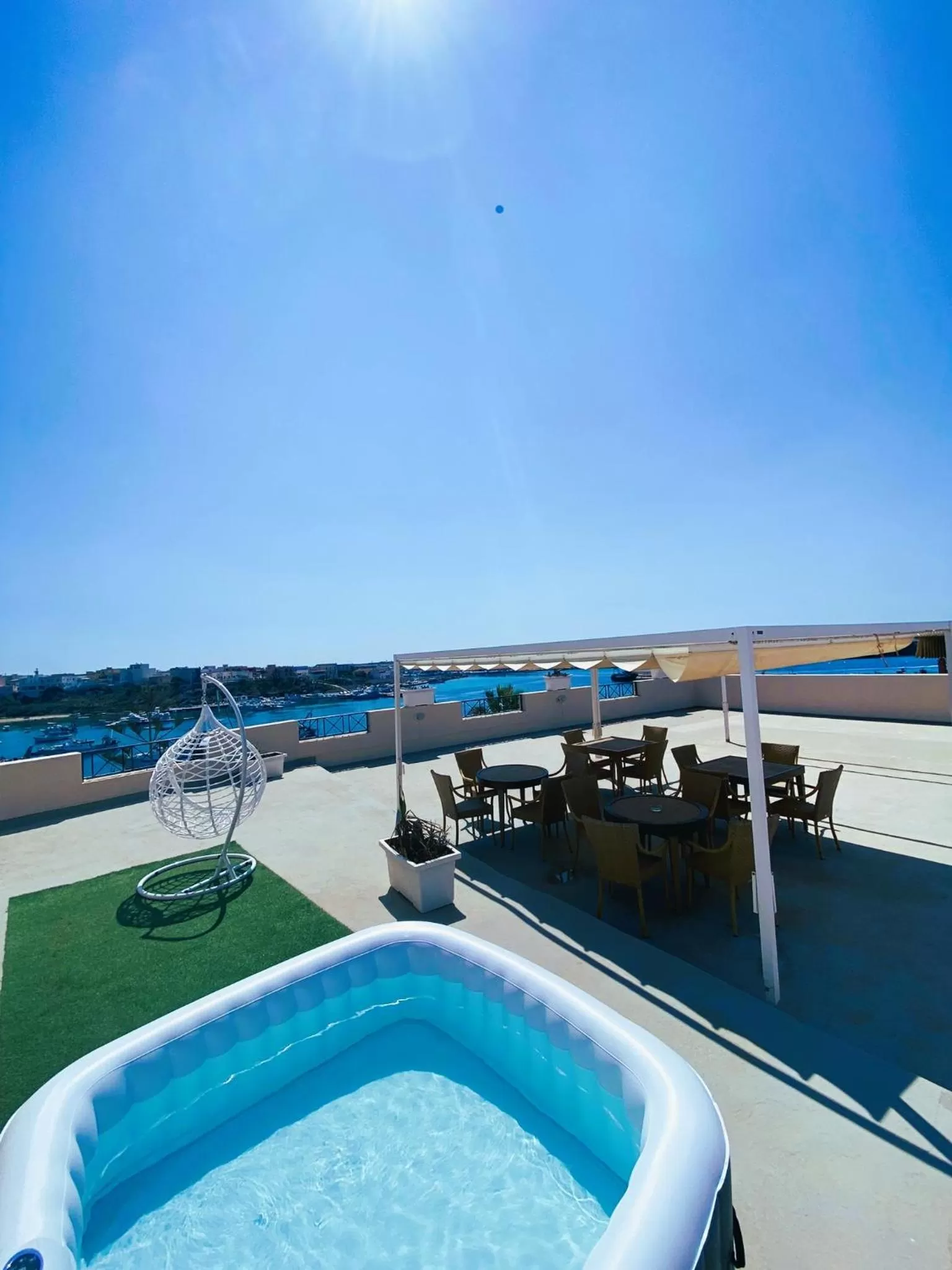 Hot Tub in Hotel Medusa