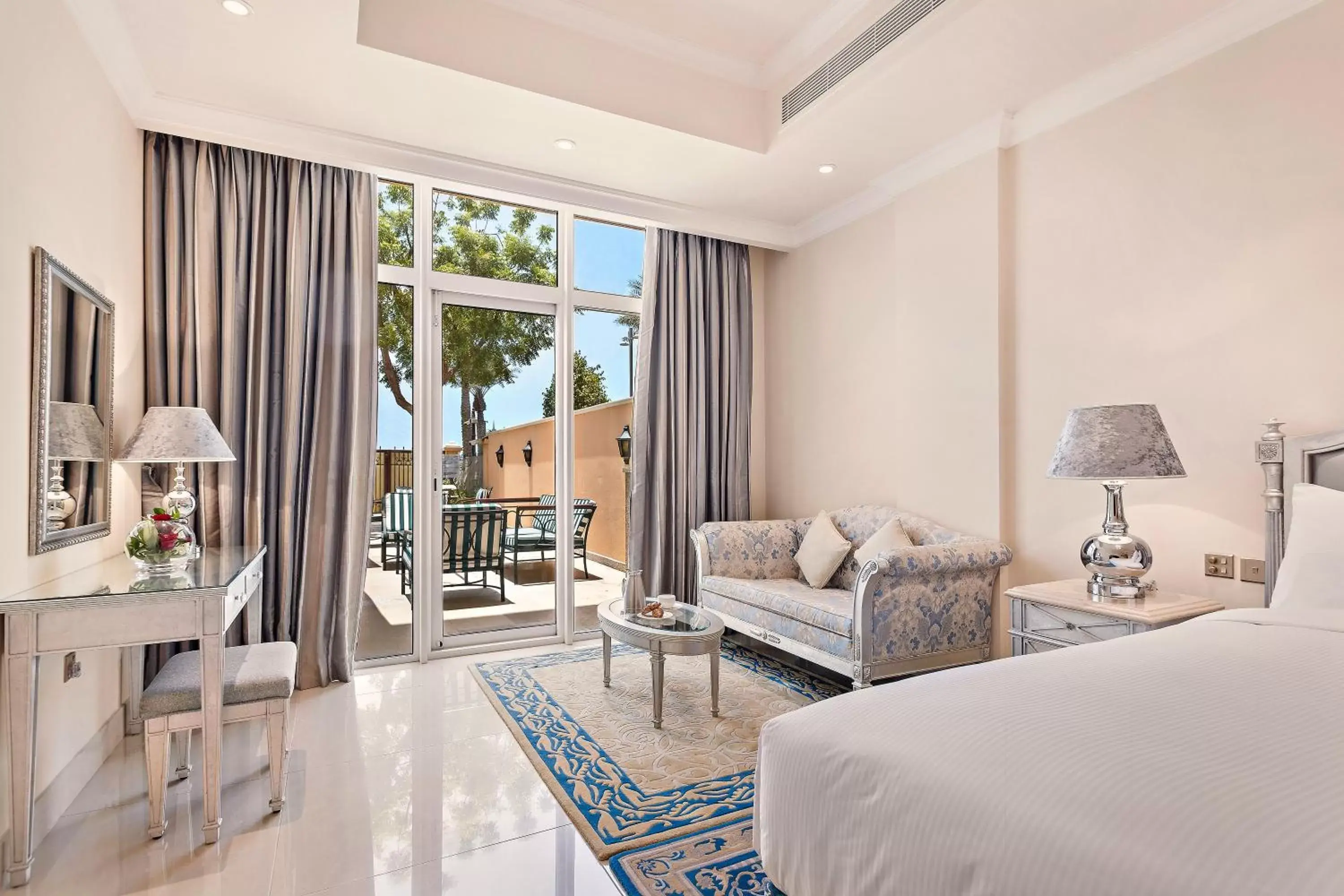 Bedroom, Seating Area in Kempinski Hotel & Residences Palm Jumeirah