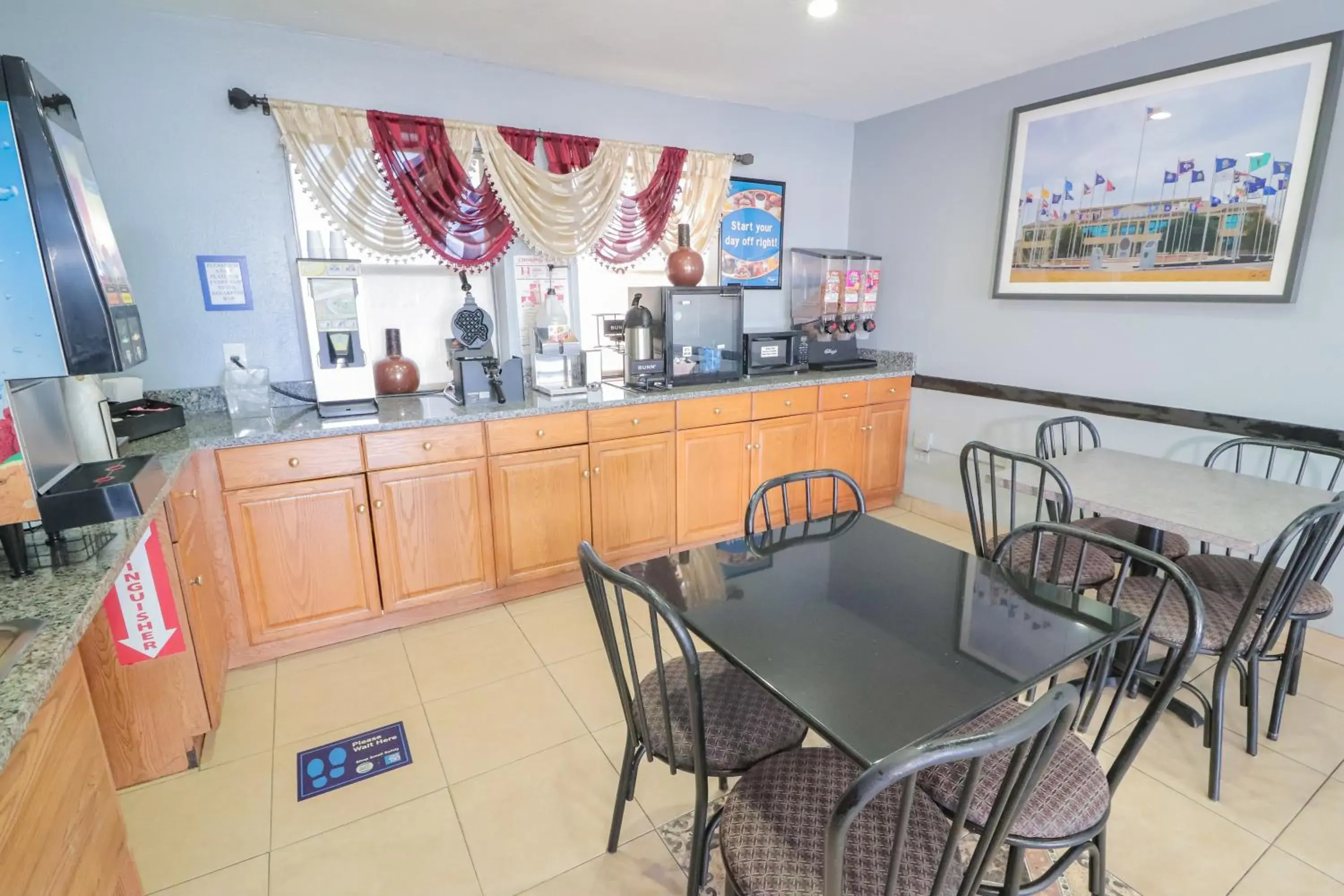 Breakfast in Rodeway Inn San Antonio Lackland AFB - SeaWorld Breakfast in Rodeway Inn San Antonio Lackland AFB - SeaWorld