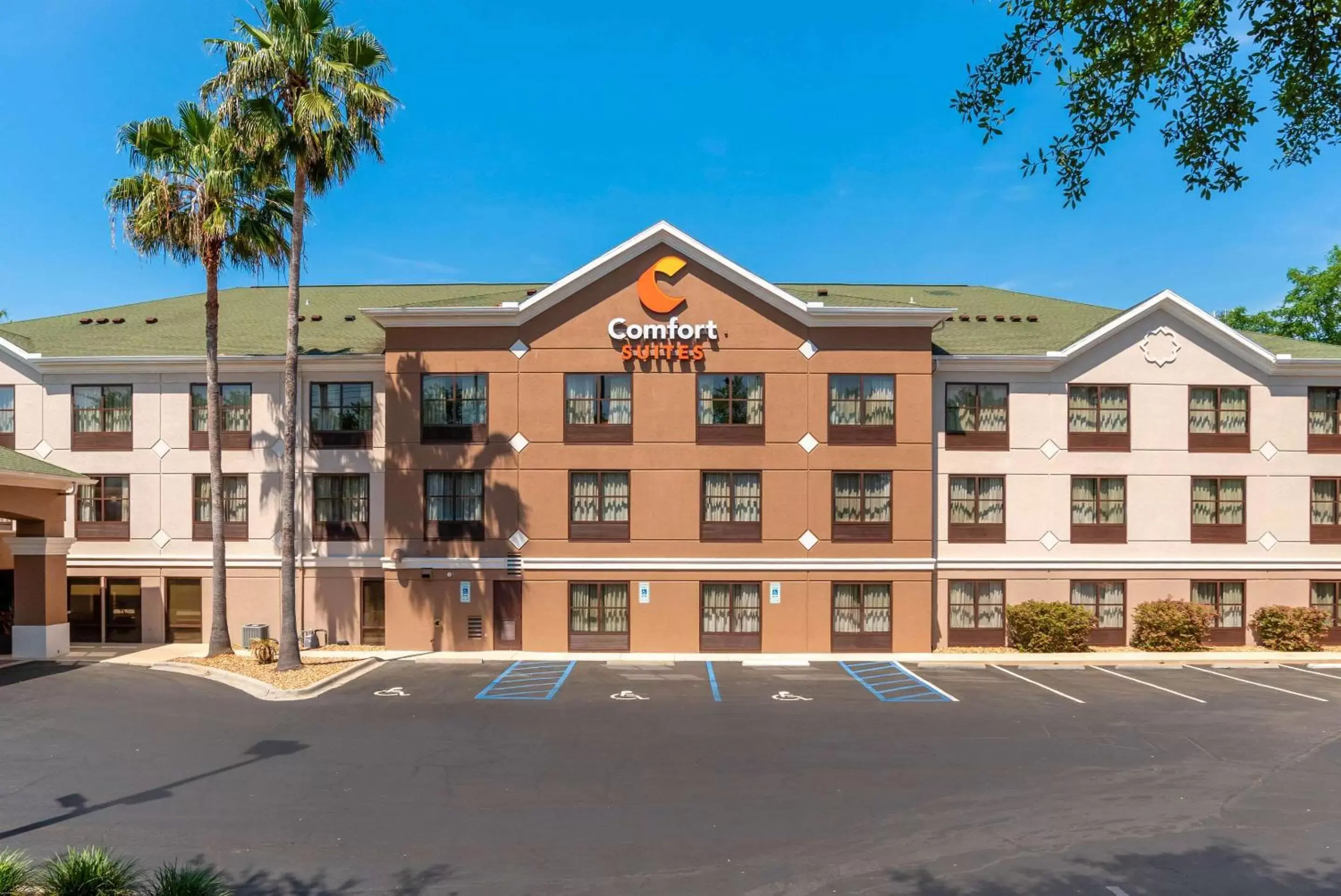Property Building in Comfort Suites Tallahassee Downtown