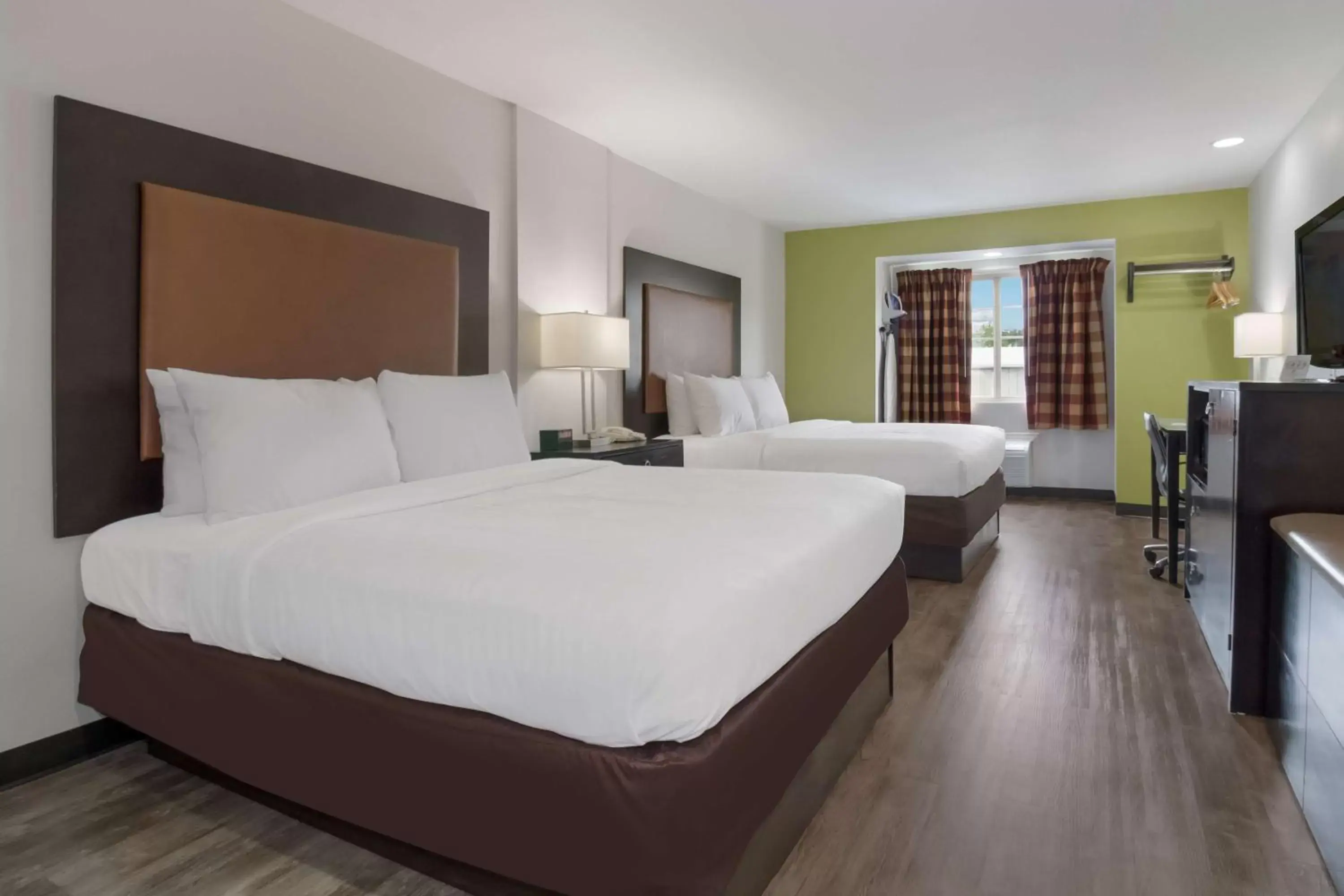 Bedroom, Bed in SureStay Hotel by Best Western Shallotte