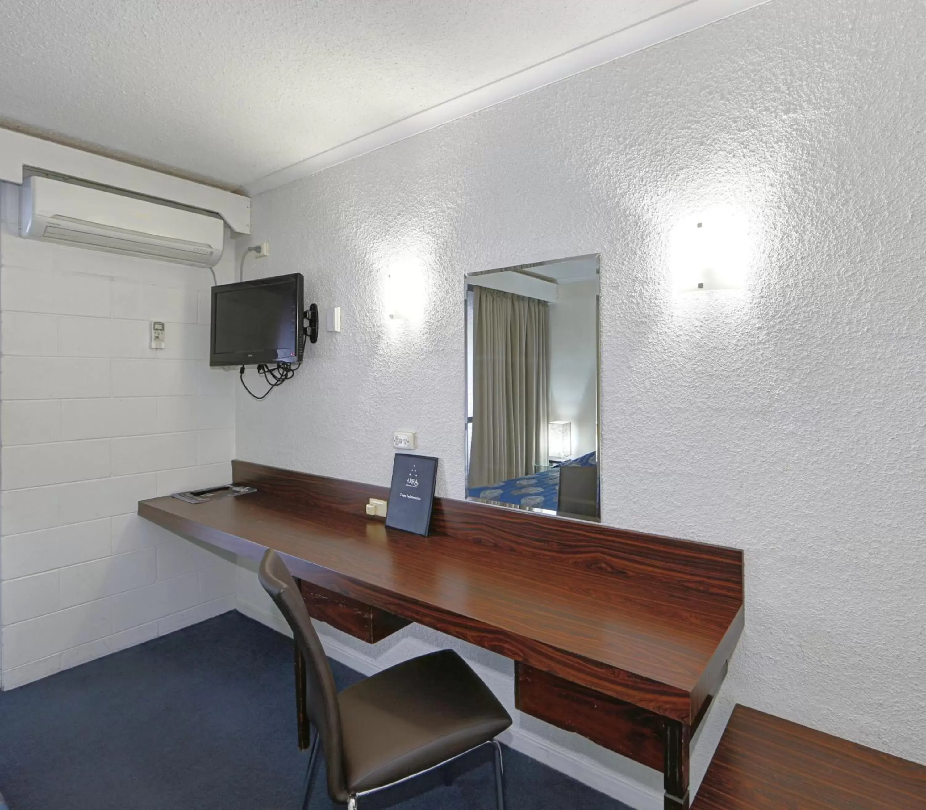 TV and multimedia, Dining Area in Alexandra Park Motor Inn