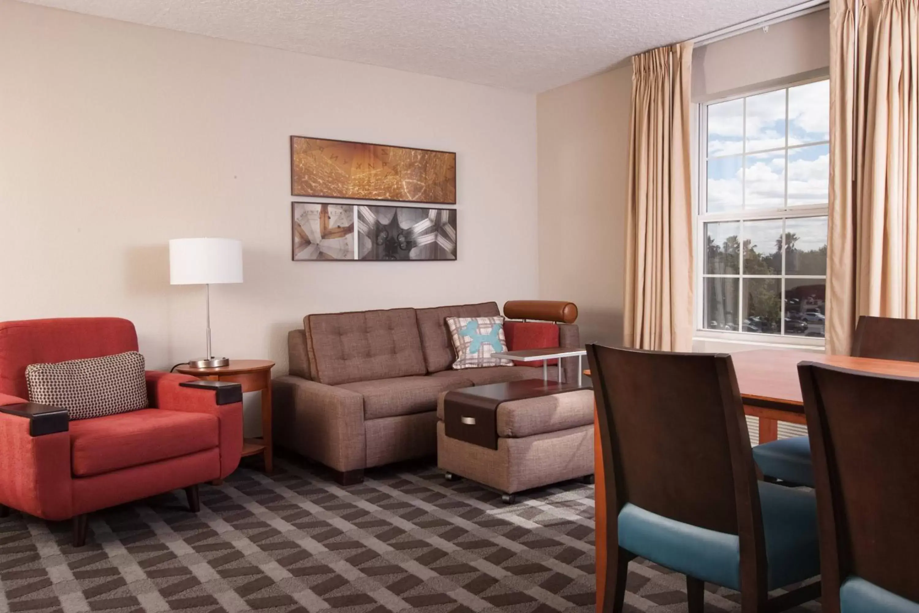 Living room, Seating Area in TownePlace Suites The Villages
