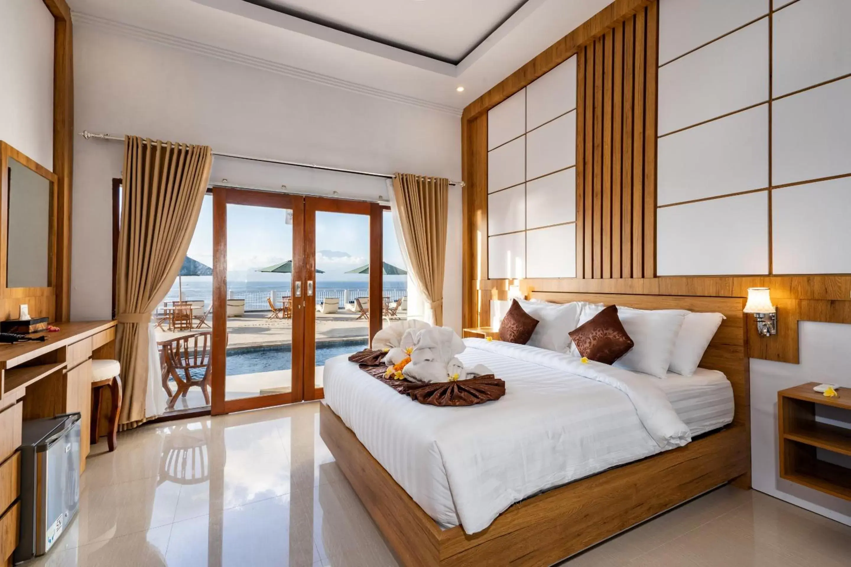 Bed in Samuh Sunset Hotel