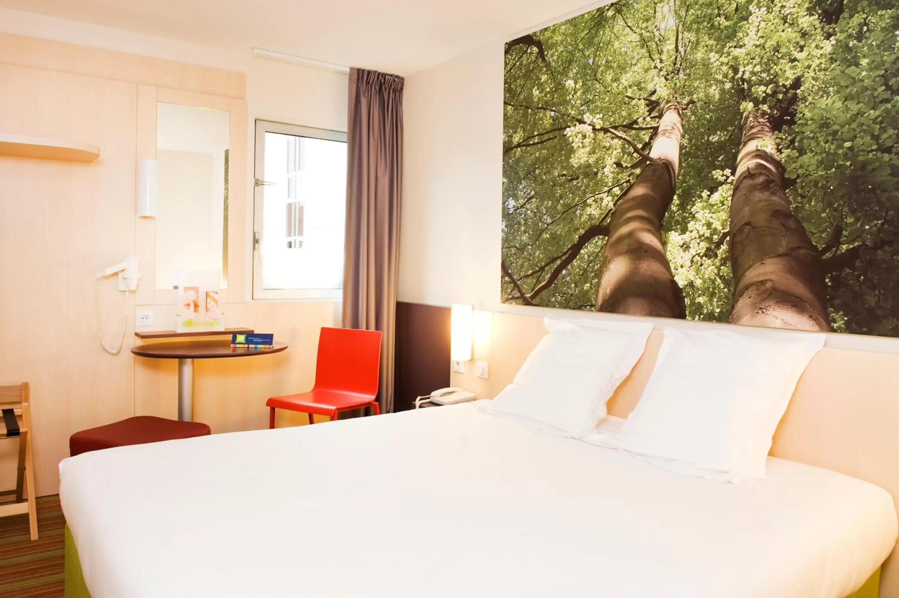 Photo of the whole room, Bed in ibis Styles Paris Roissy-CDG