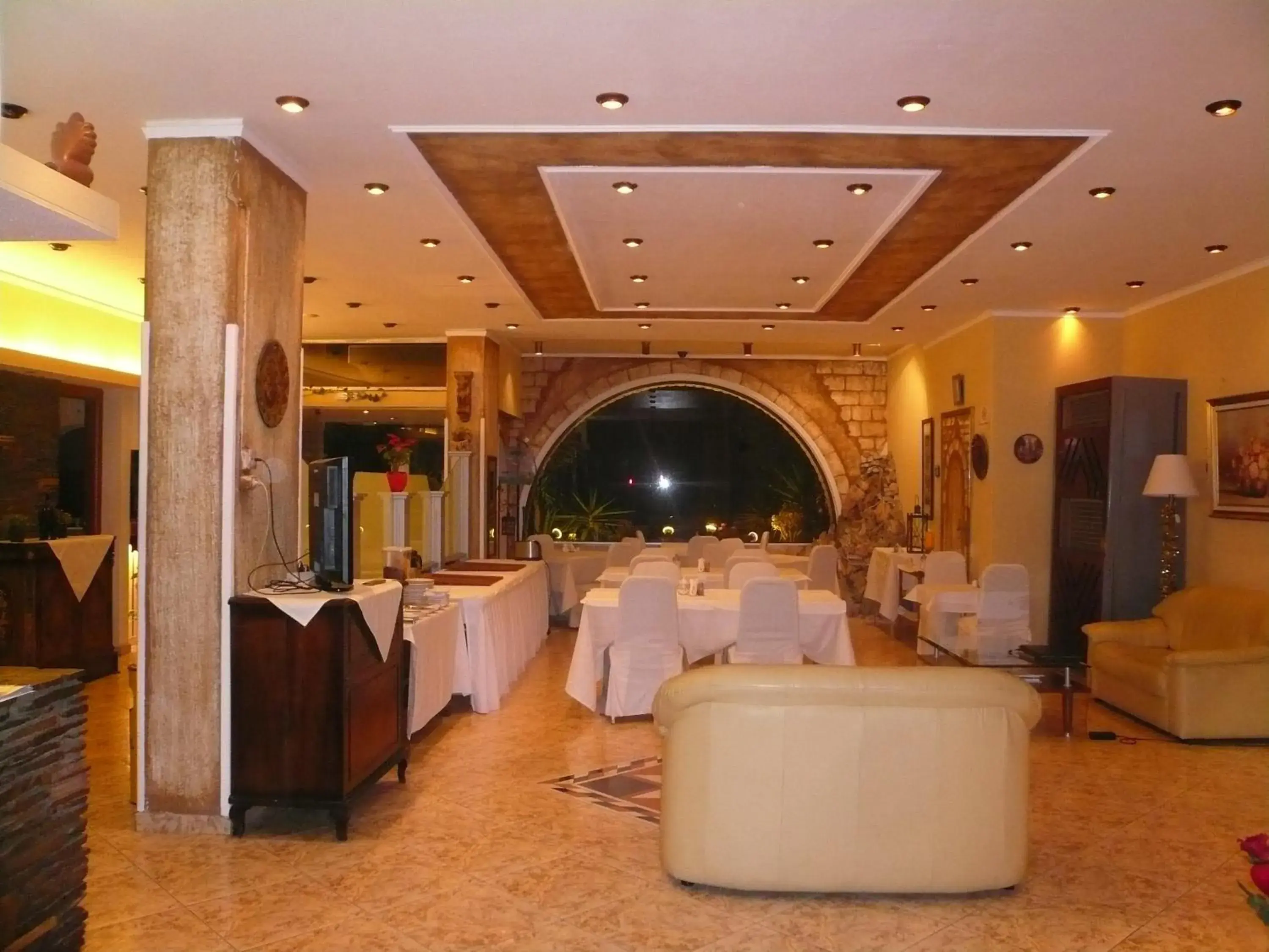 Communal lounge/ TV room, Banquet Facilities in Galini Palace