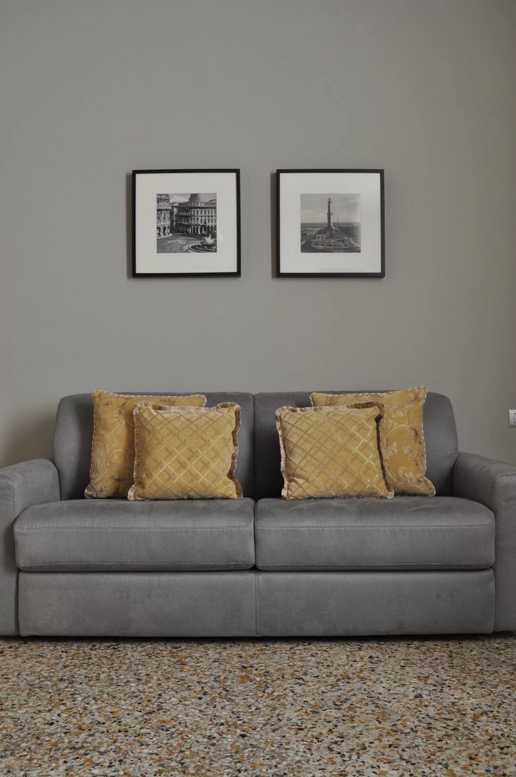 Photo of the whole room in HNN Luxury Suites