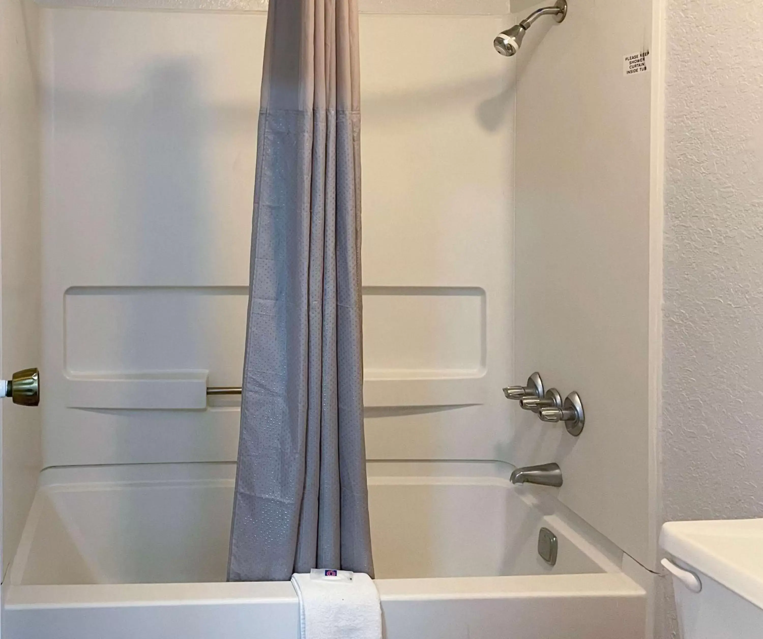 Bedroom, Bathroom in Motel 6-Atlanta, TX