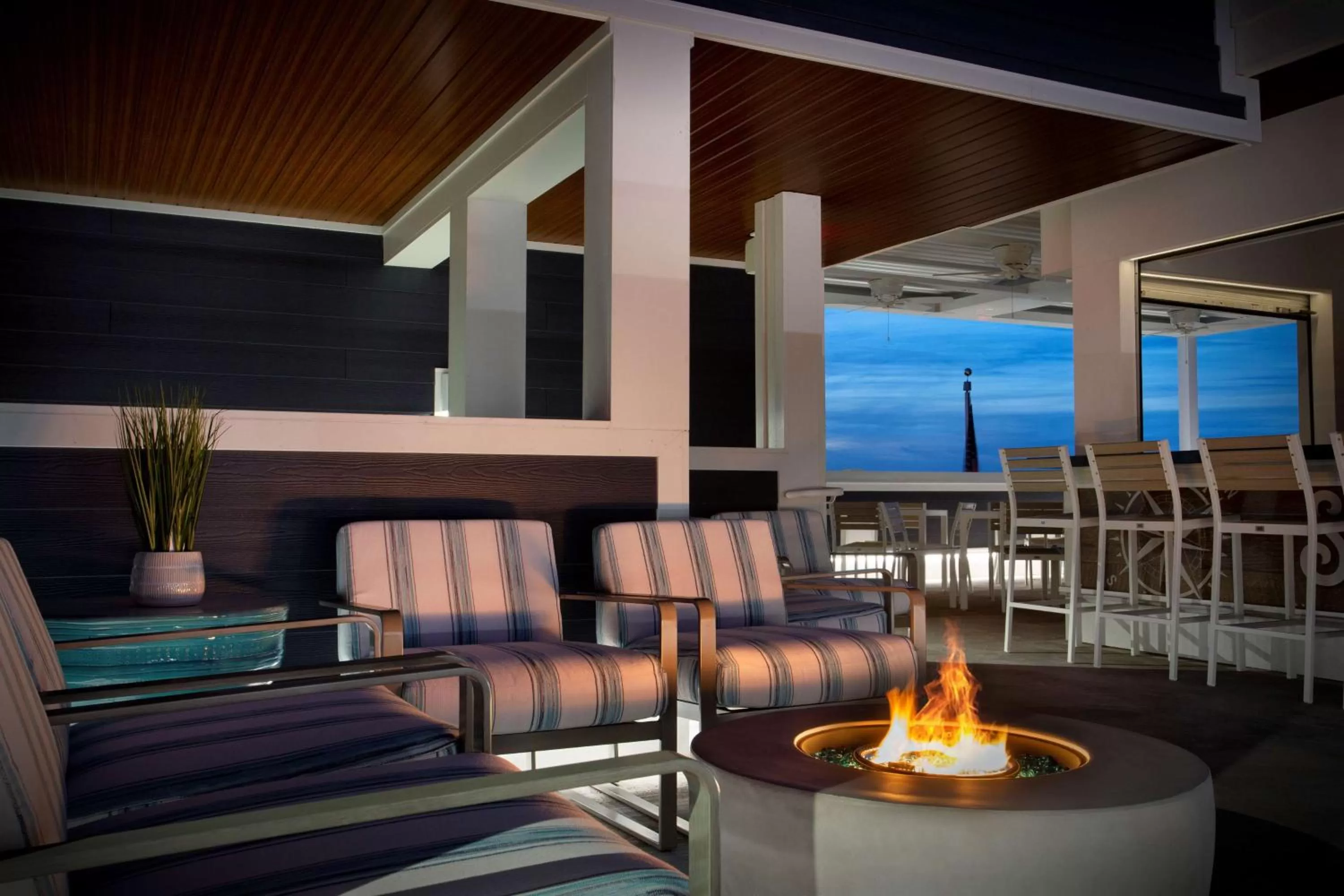 Restaurant/places to eat in Fenwick Shores, Tapestry Collection by Hilton