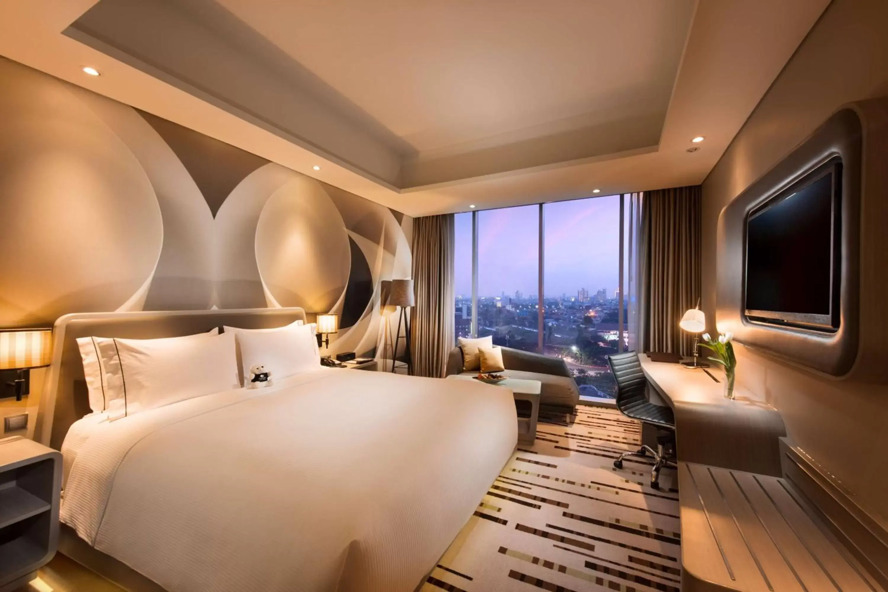 Bed in DoubleTree by Hilton Jakarta - Diponegoro