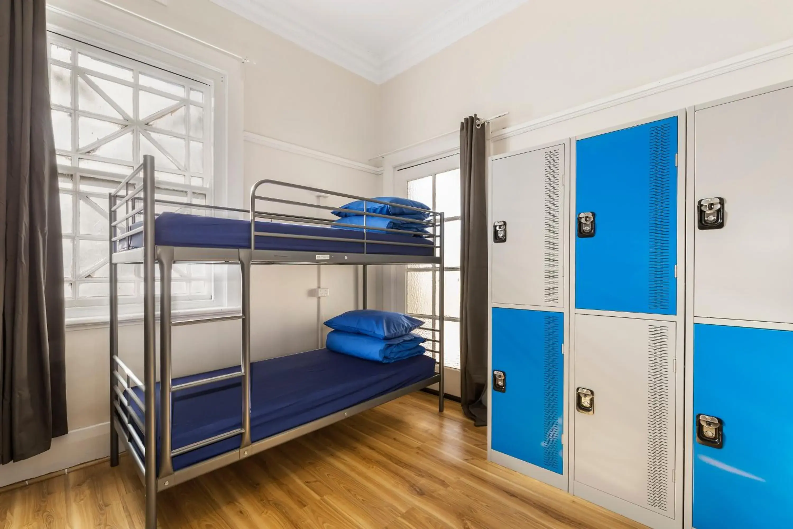 bunk bed in Sydney Backpackers