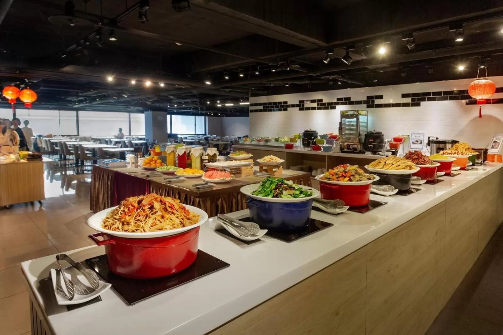 Food and drinks in Green World ZhongXiao