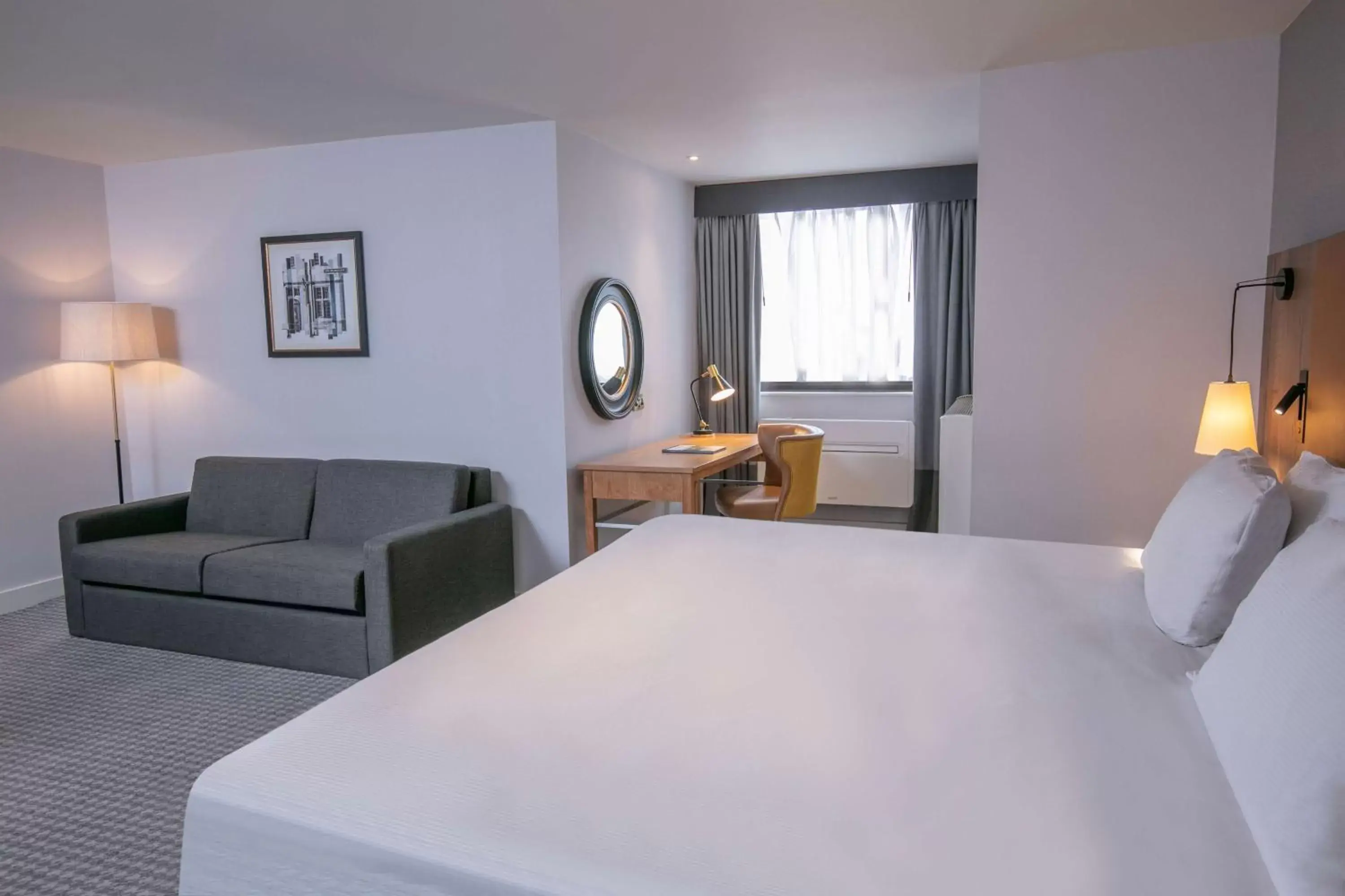 Bedroom in DoubleTree by Hilton Oxford Belfry