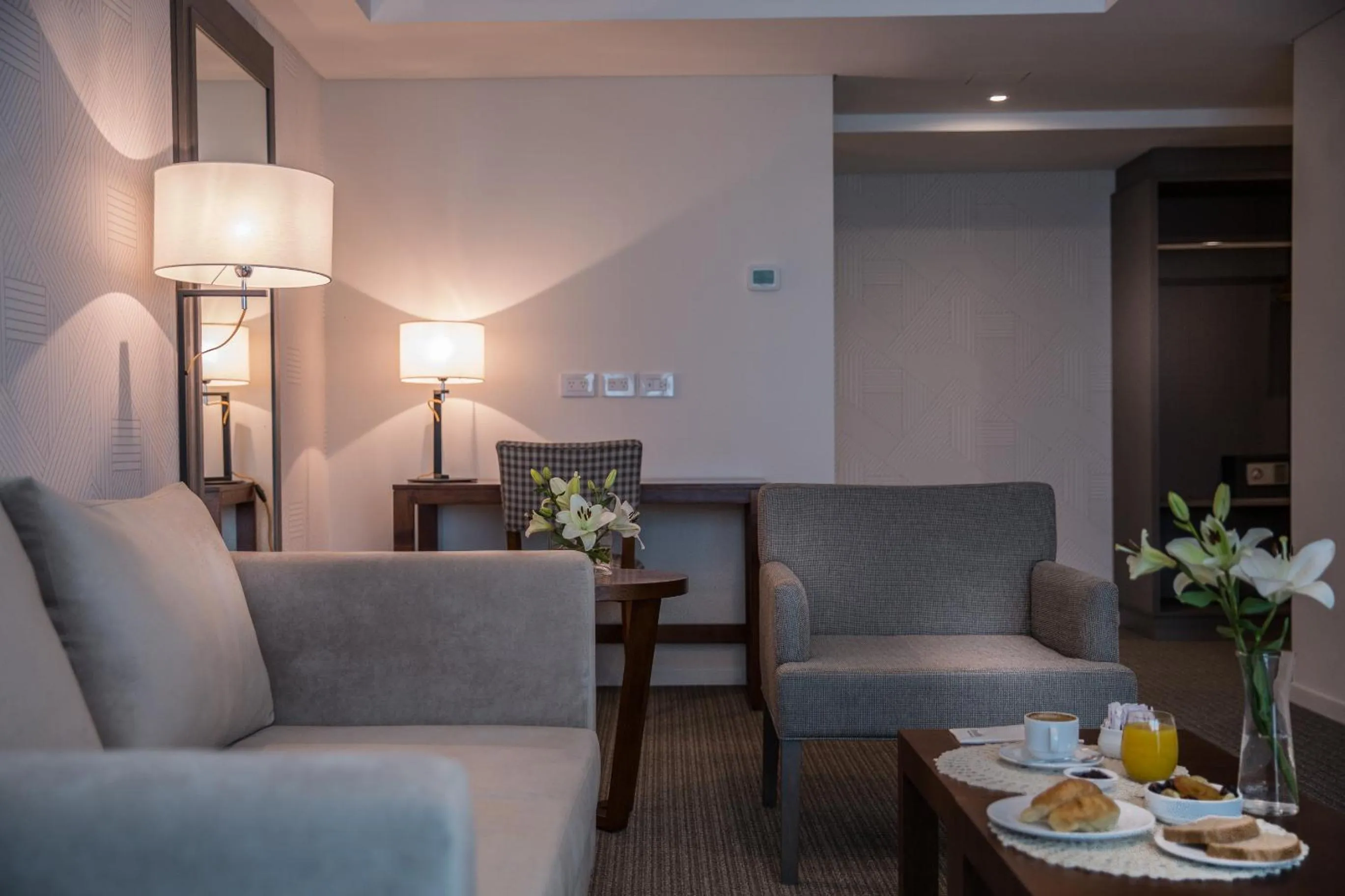 Living room in Howard Johnson Plaza Buenos Aires