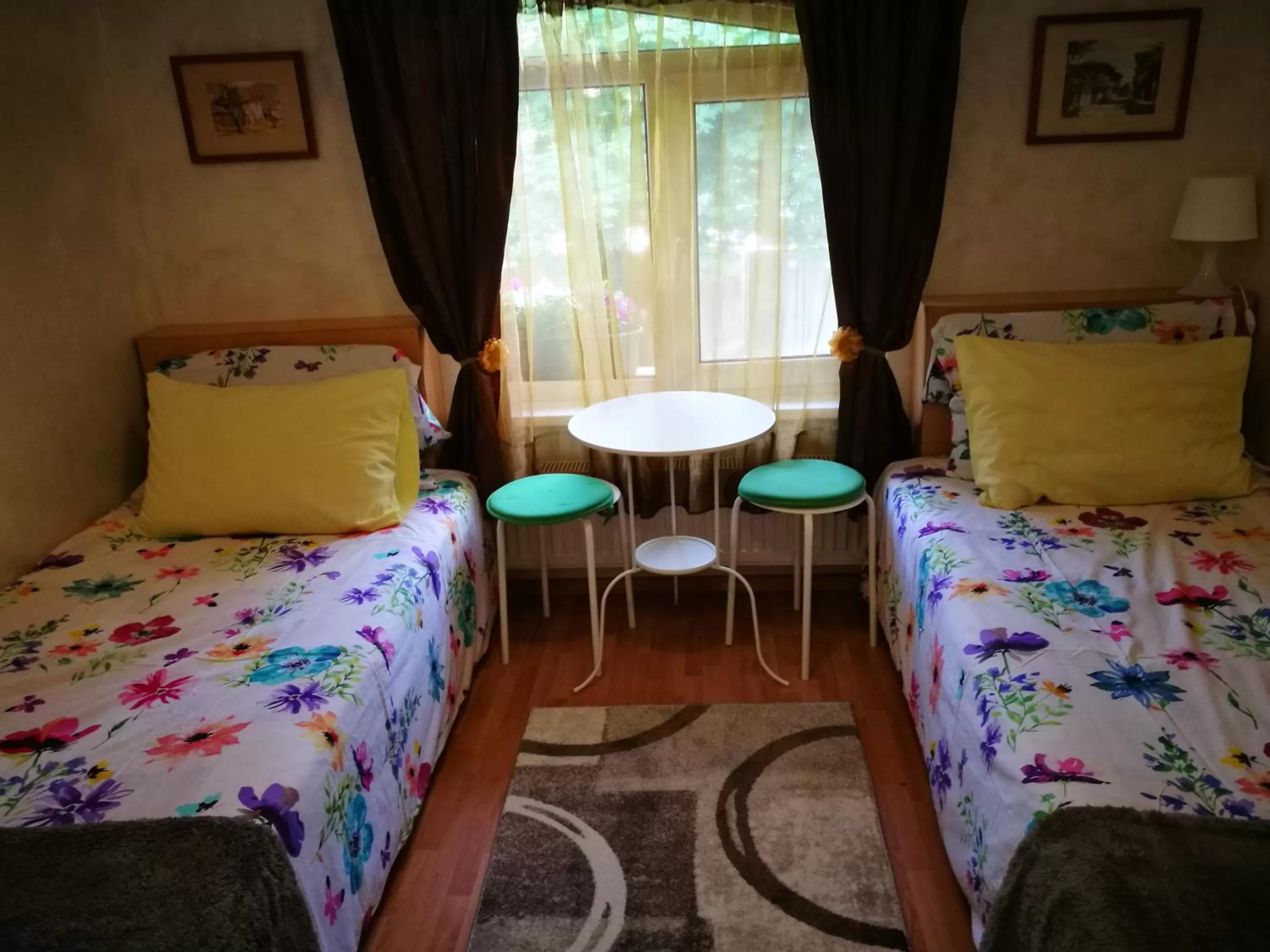 Bed in Hotel Paradise