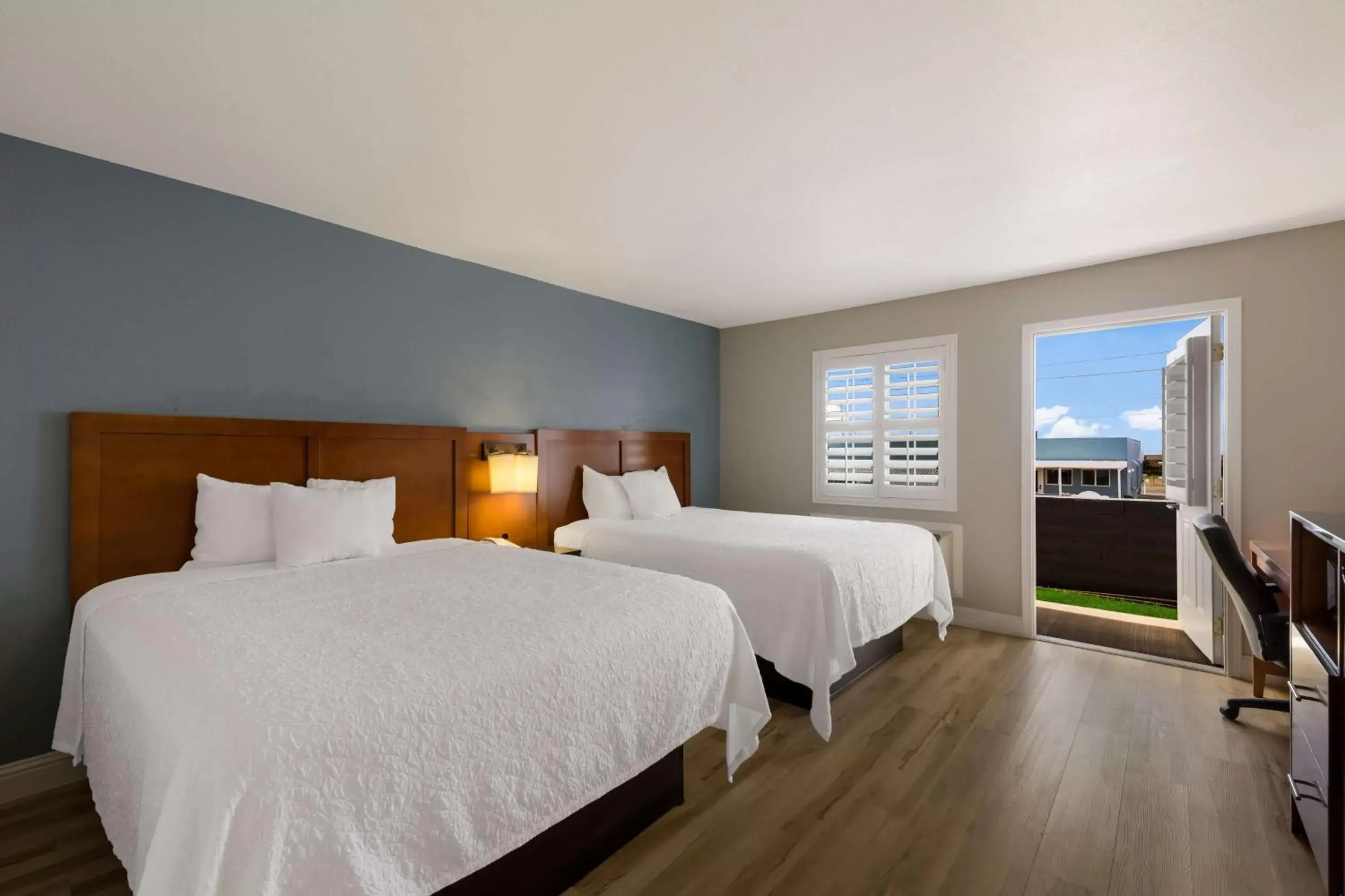 Bedroom, Bed in Pacific Coast Roadhouse - SureStay Collection by Best Western